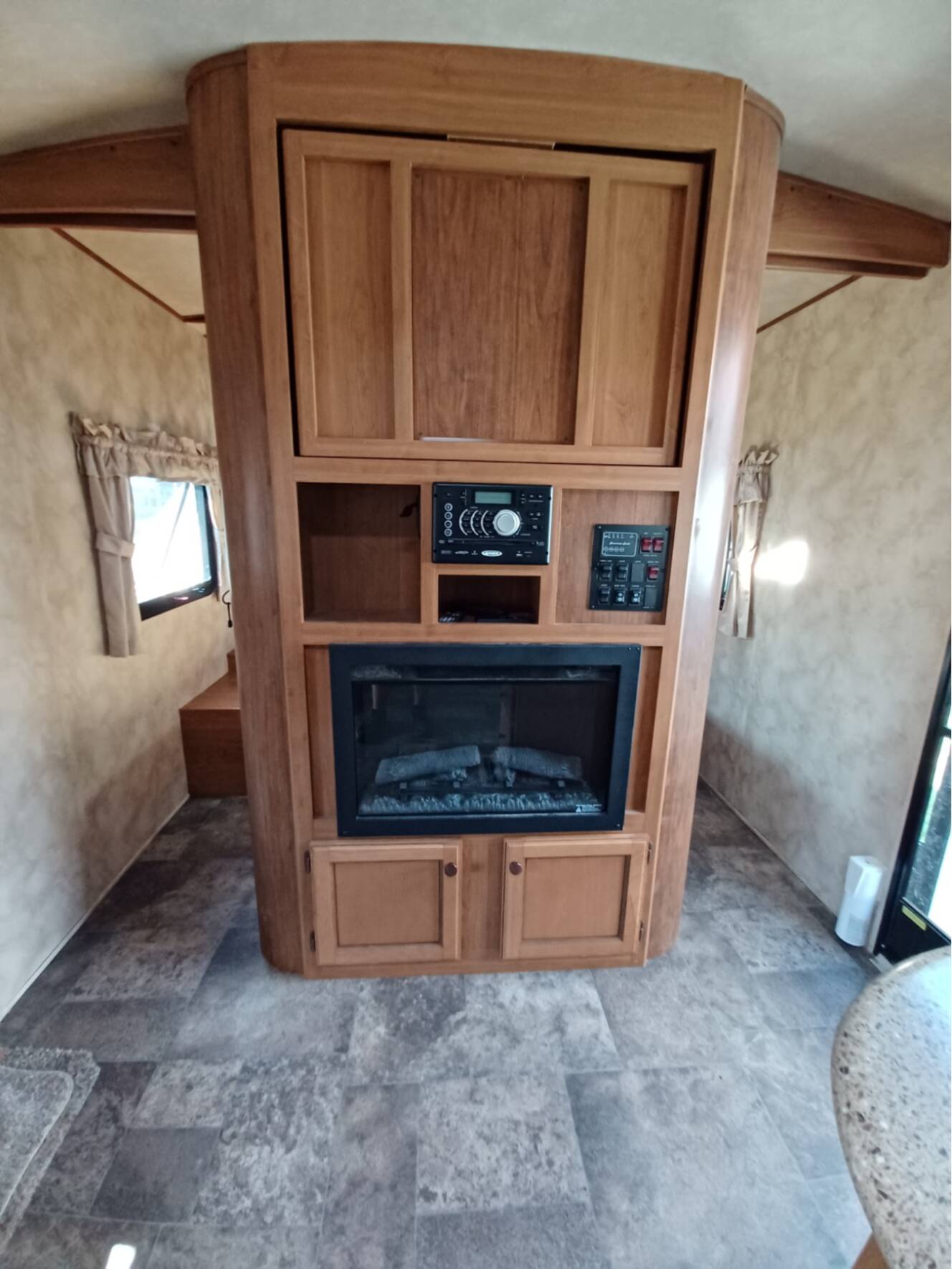 A photo of this 2015 Crossroads SUNSET TRAIL 320BH