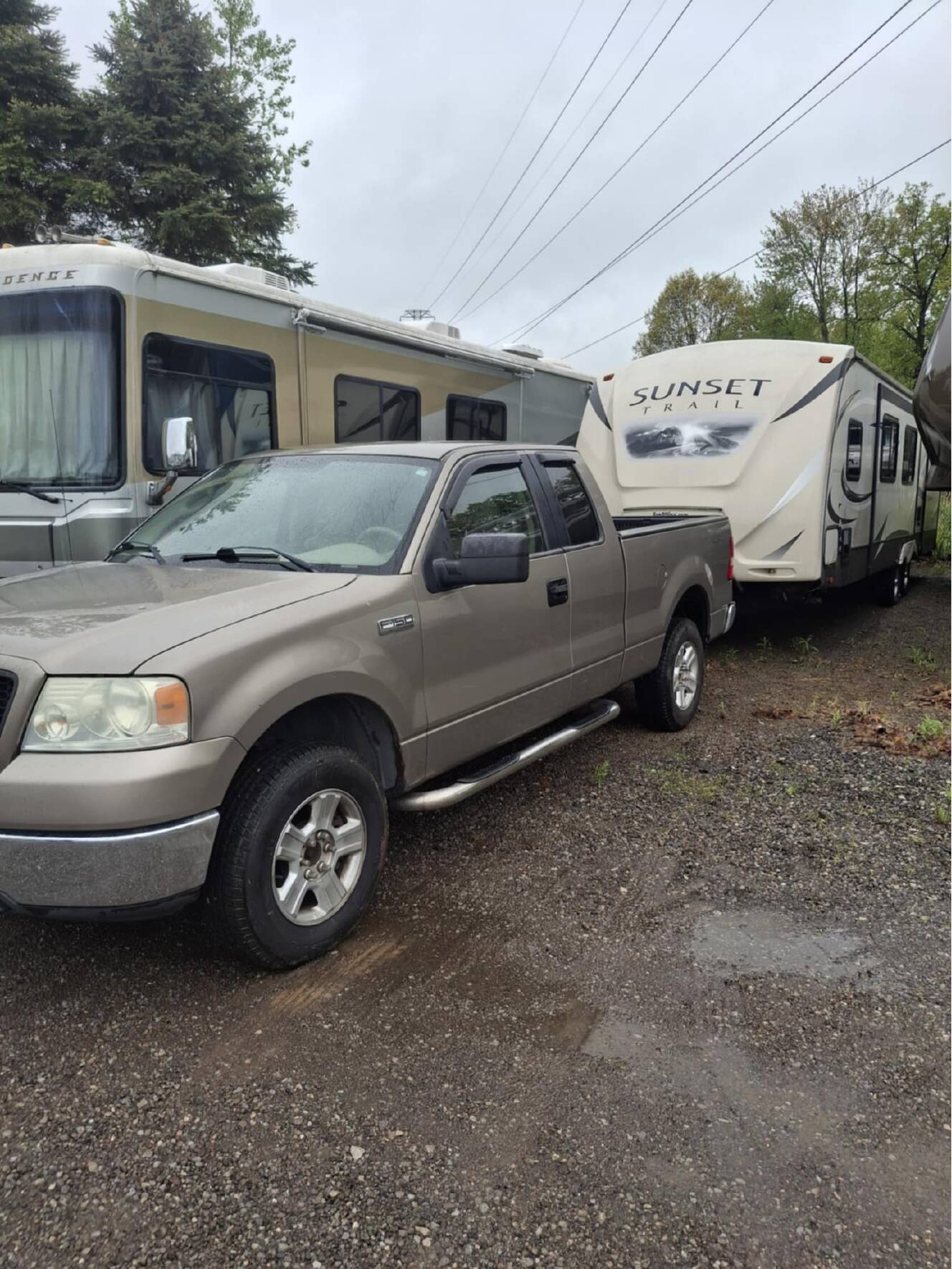 A photo of this 2015 Crossroads SUNSET TRAIL 320BH