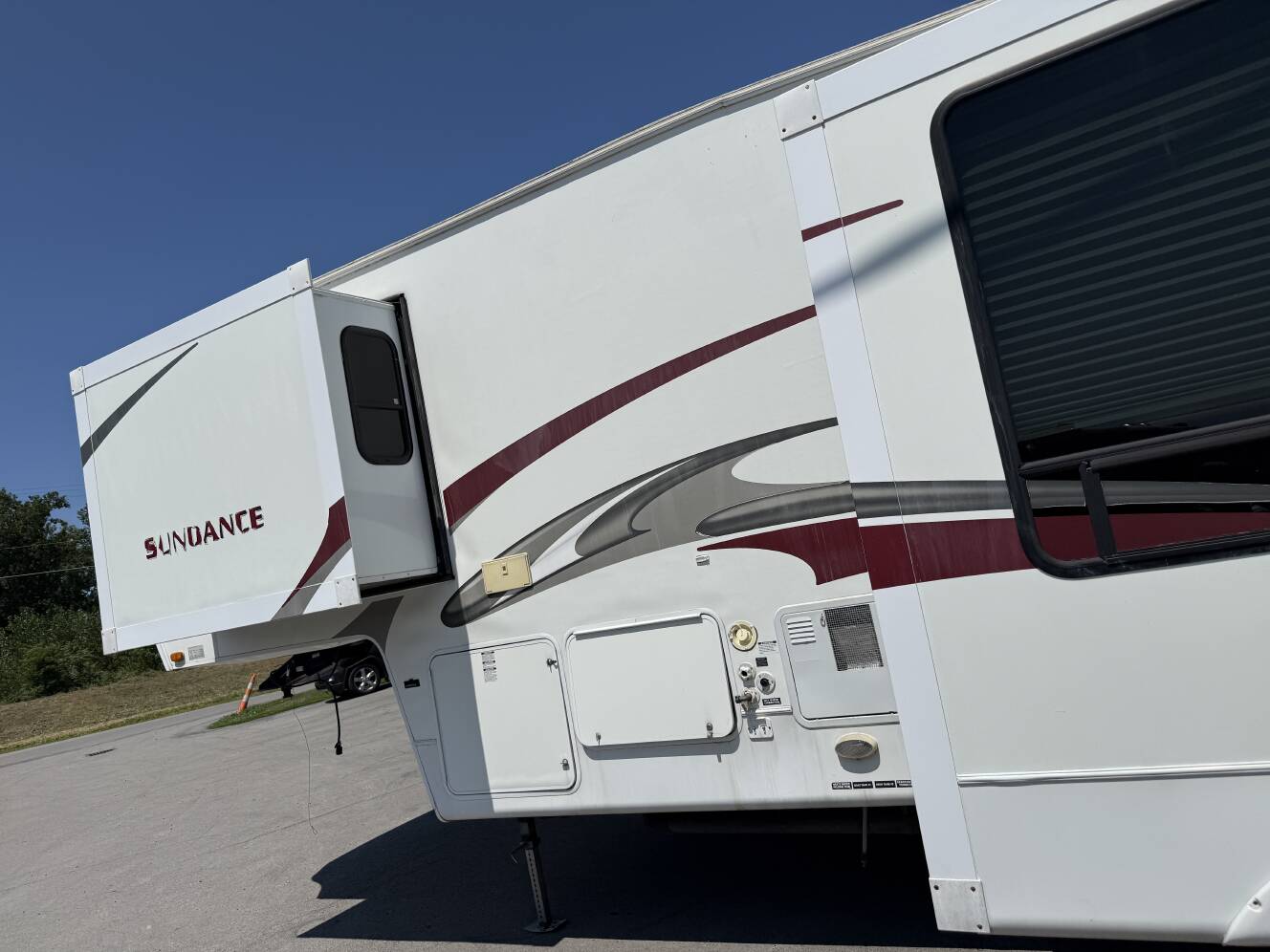 A photo of this 2008 Heartland SUNDANCE 2900MK