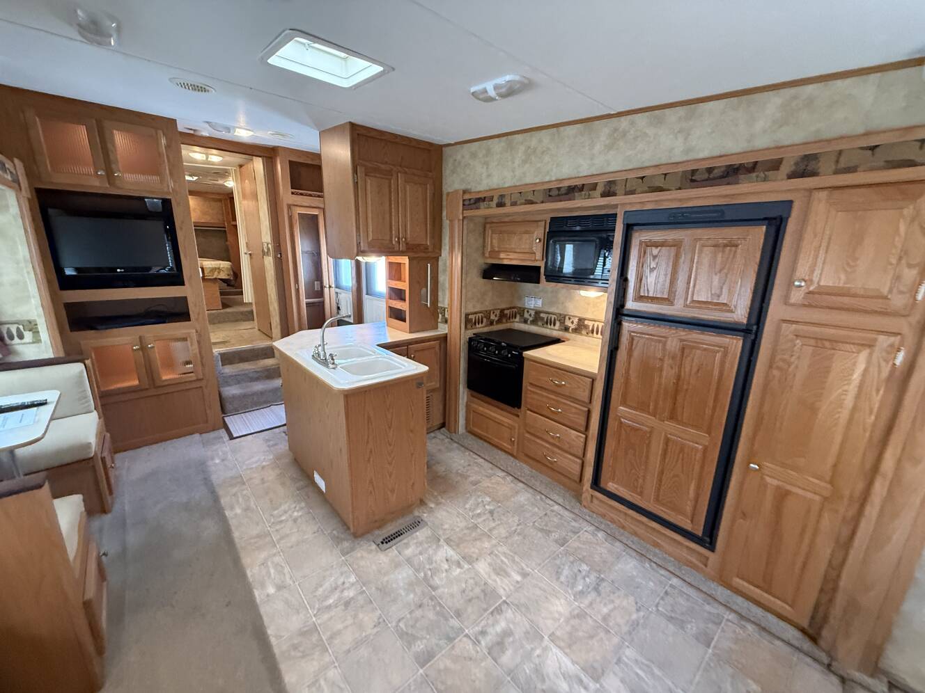 A photo of this 2008 Heartland SUNDANCE 2900MK