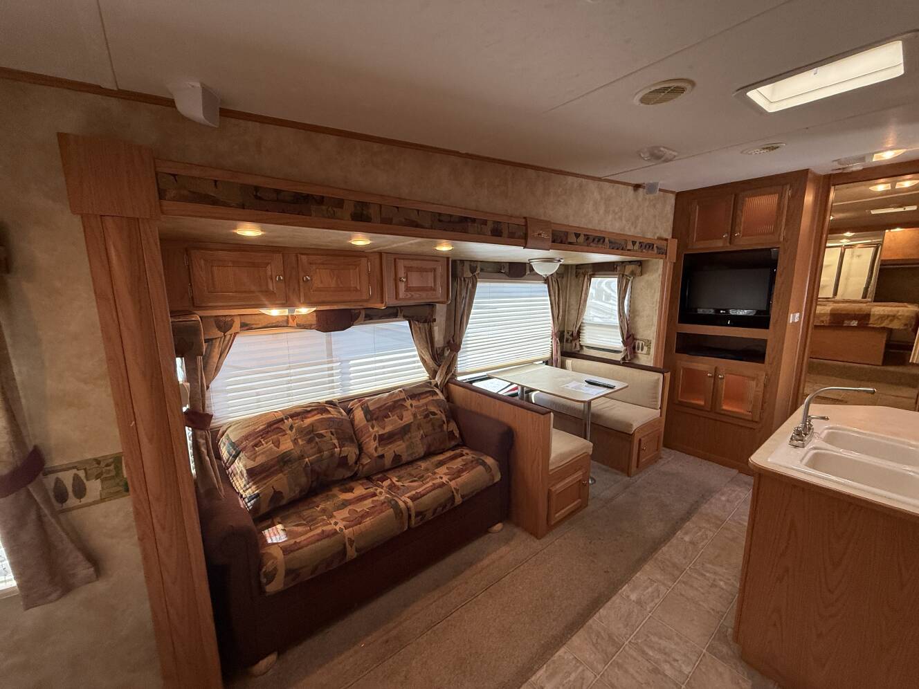 A photo of this 2008 Heartland SUNDANCE 2900MK