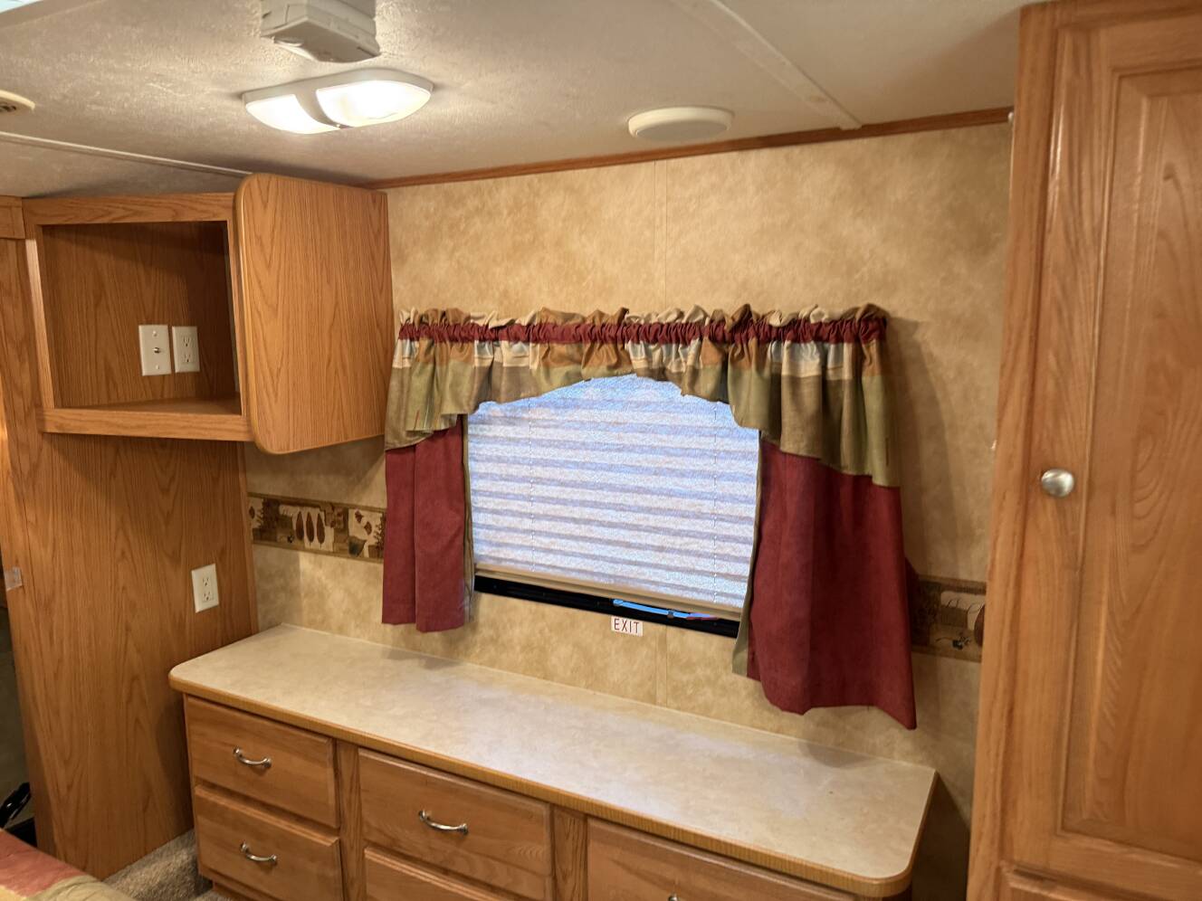 A photo of this 2008 Heartland SUNDANCE 2900MK