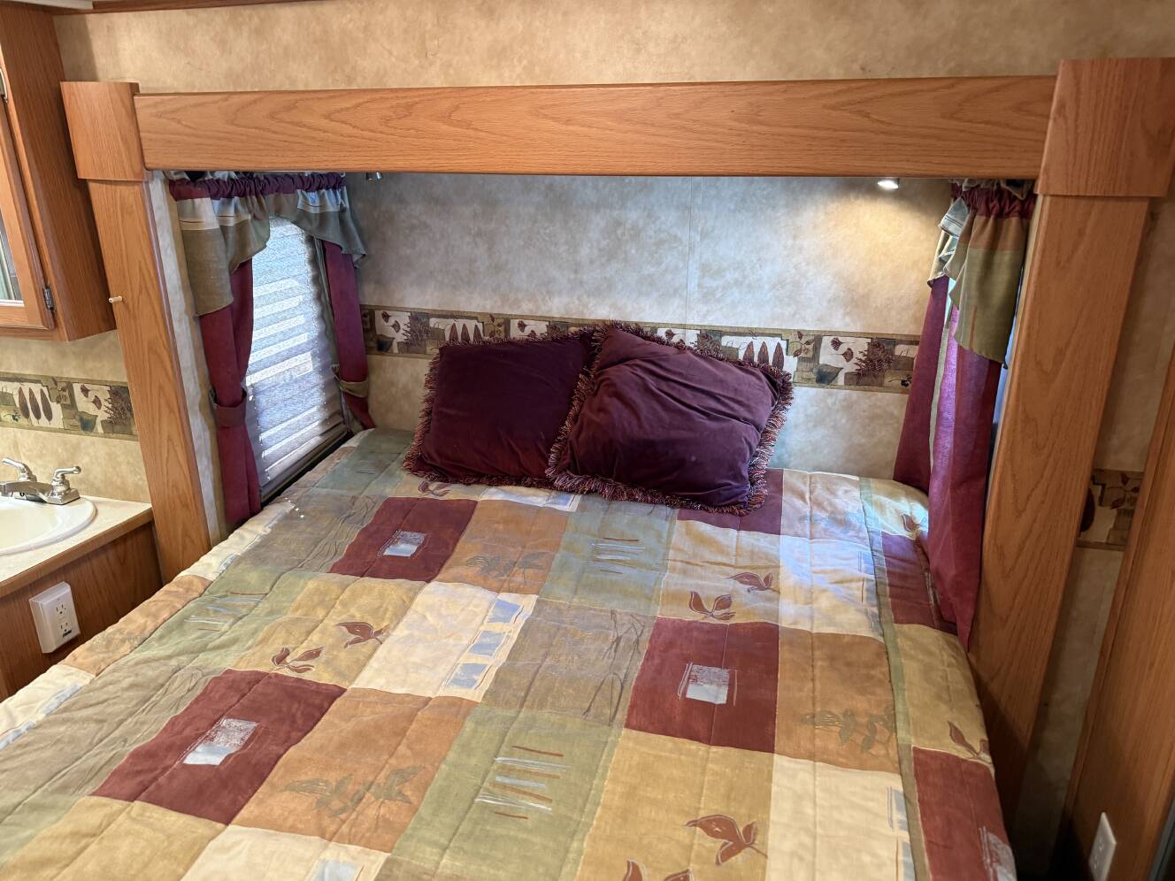 A photo of this 2008 Heartland SUNDANCE 2900MK