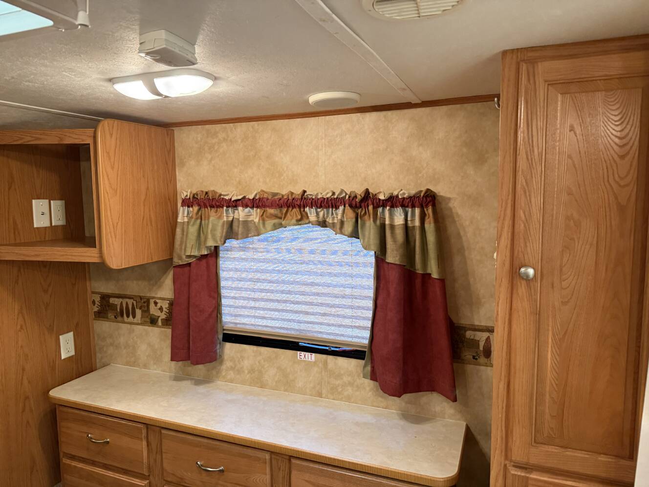 A photo of this 2008 Heartland SUNDANCE 2900MK