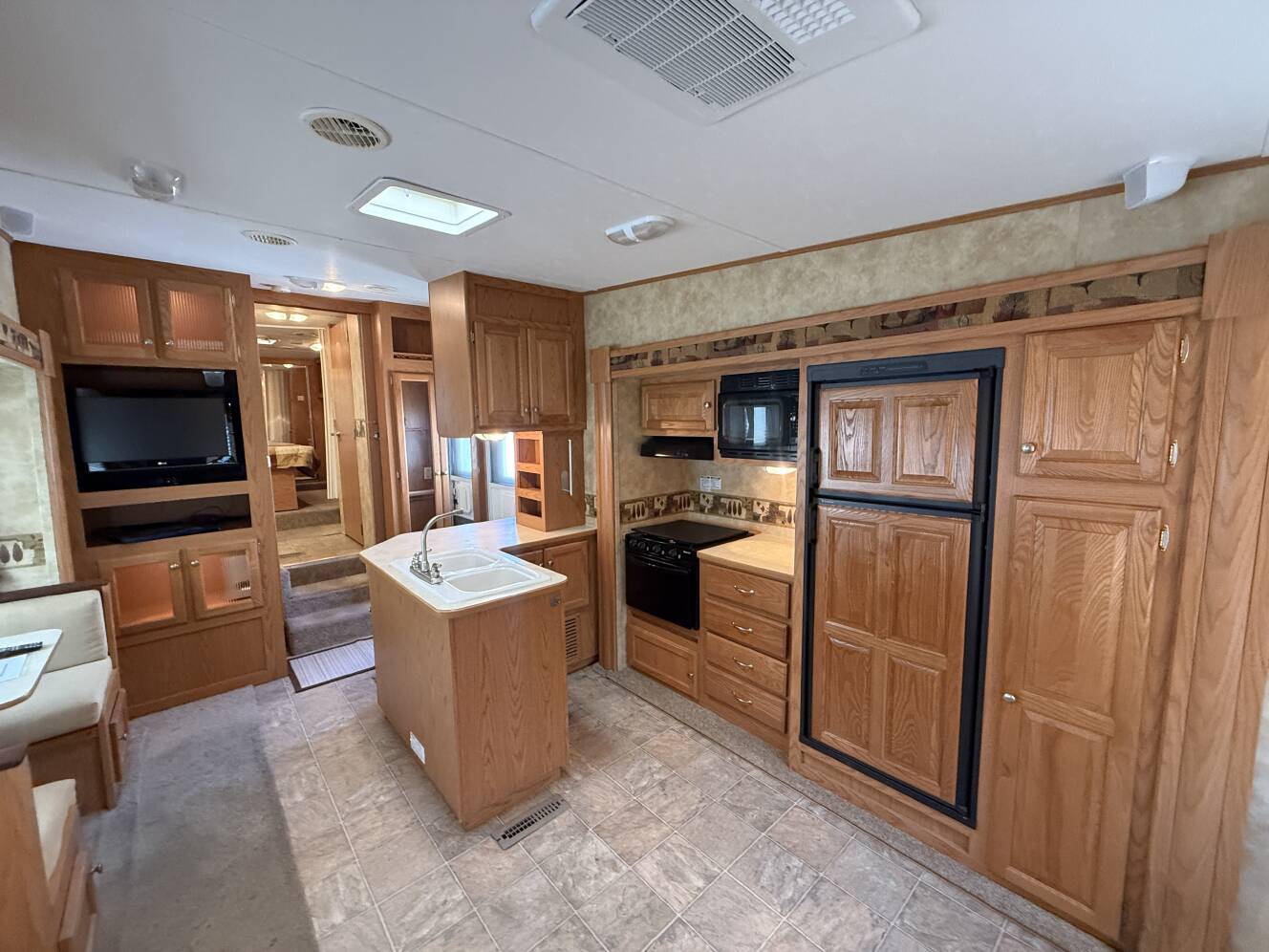 A photo of this 2008 Heartland SUNDANCE 2900MK
