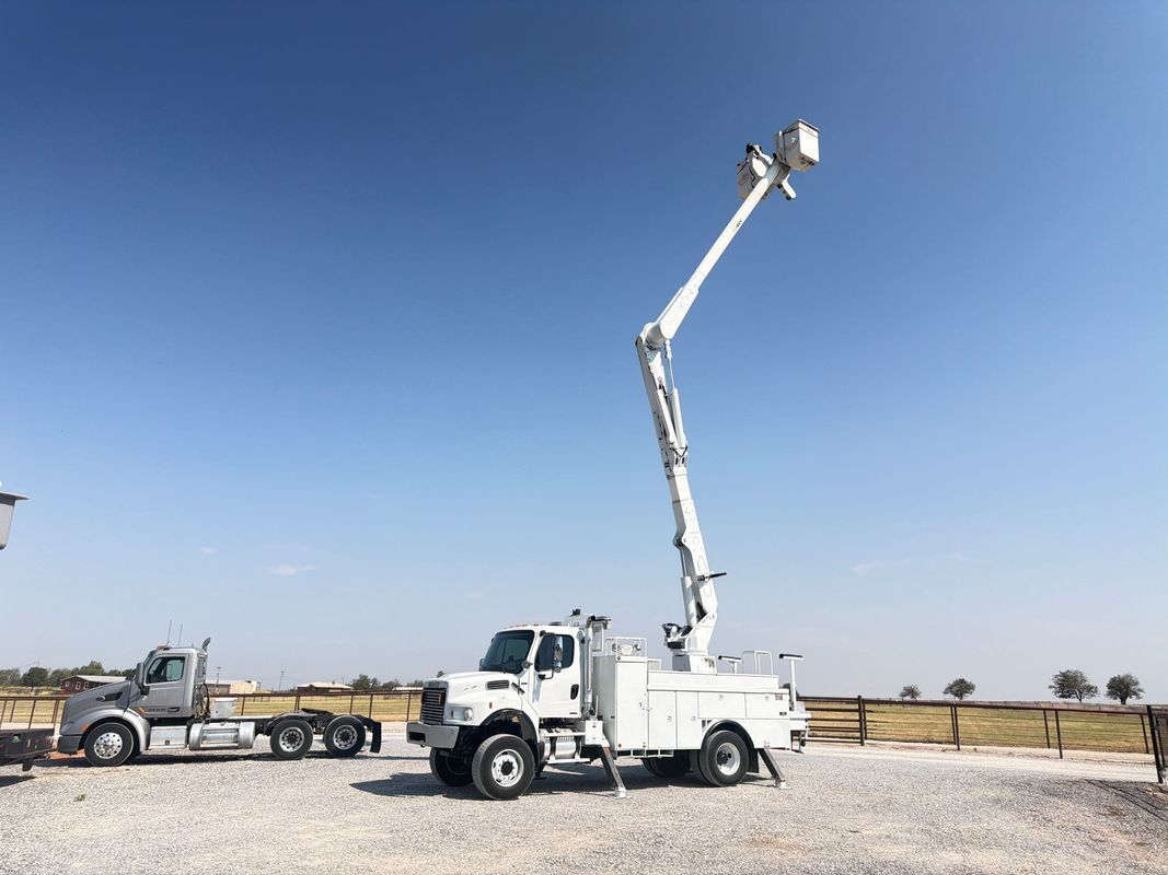 2007 Freightliner M2 106 in Yukon, OK