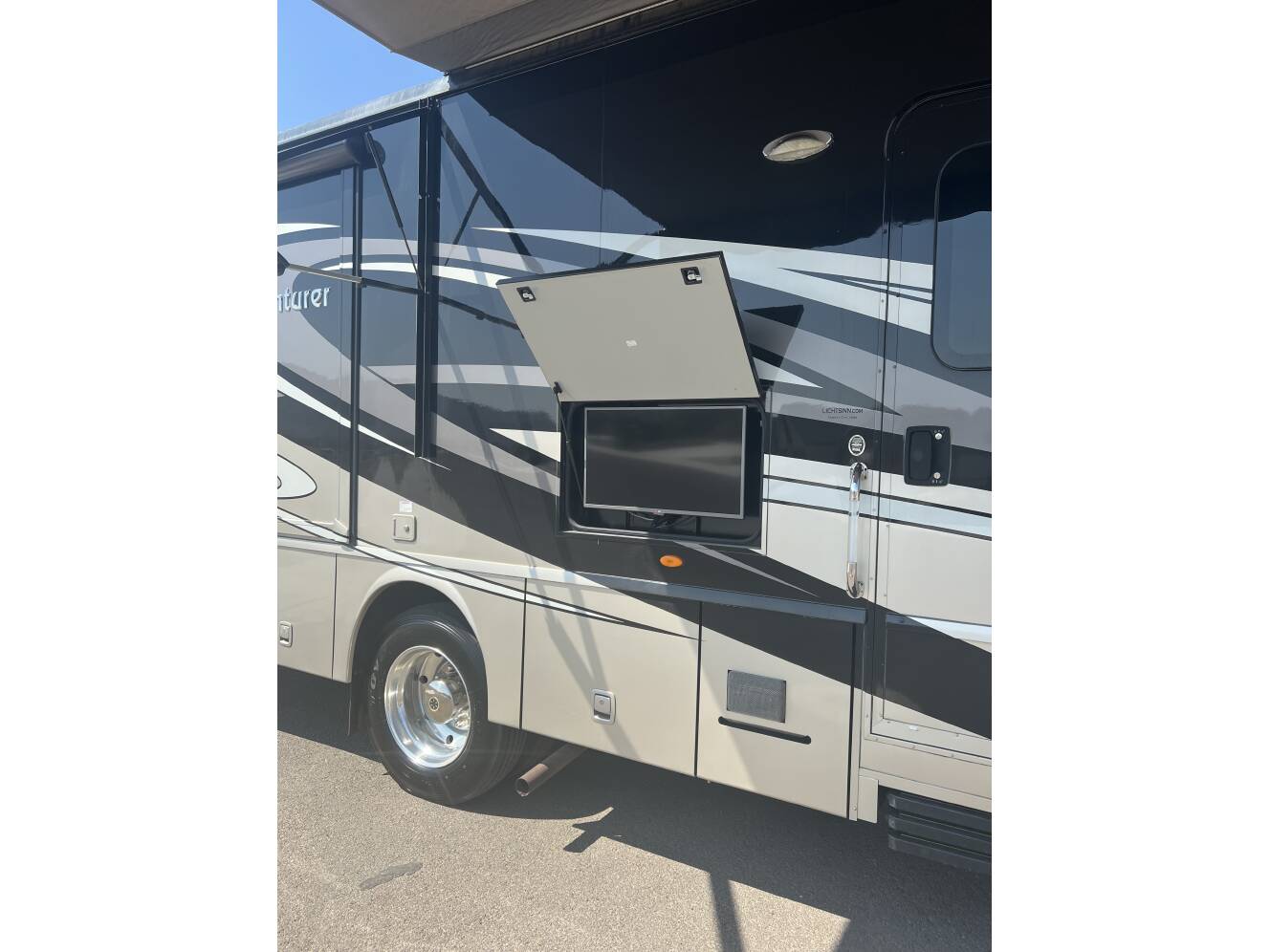 A photo of this 2015 Winnebago ADVENTURER 35P
