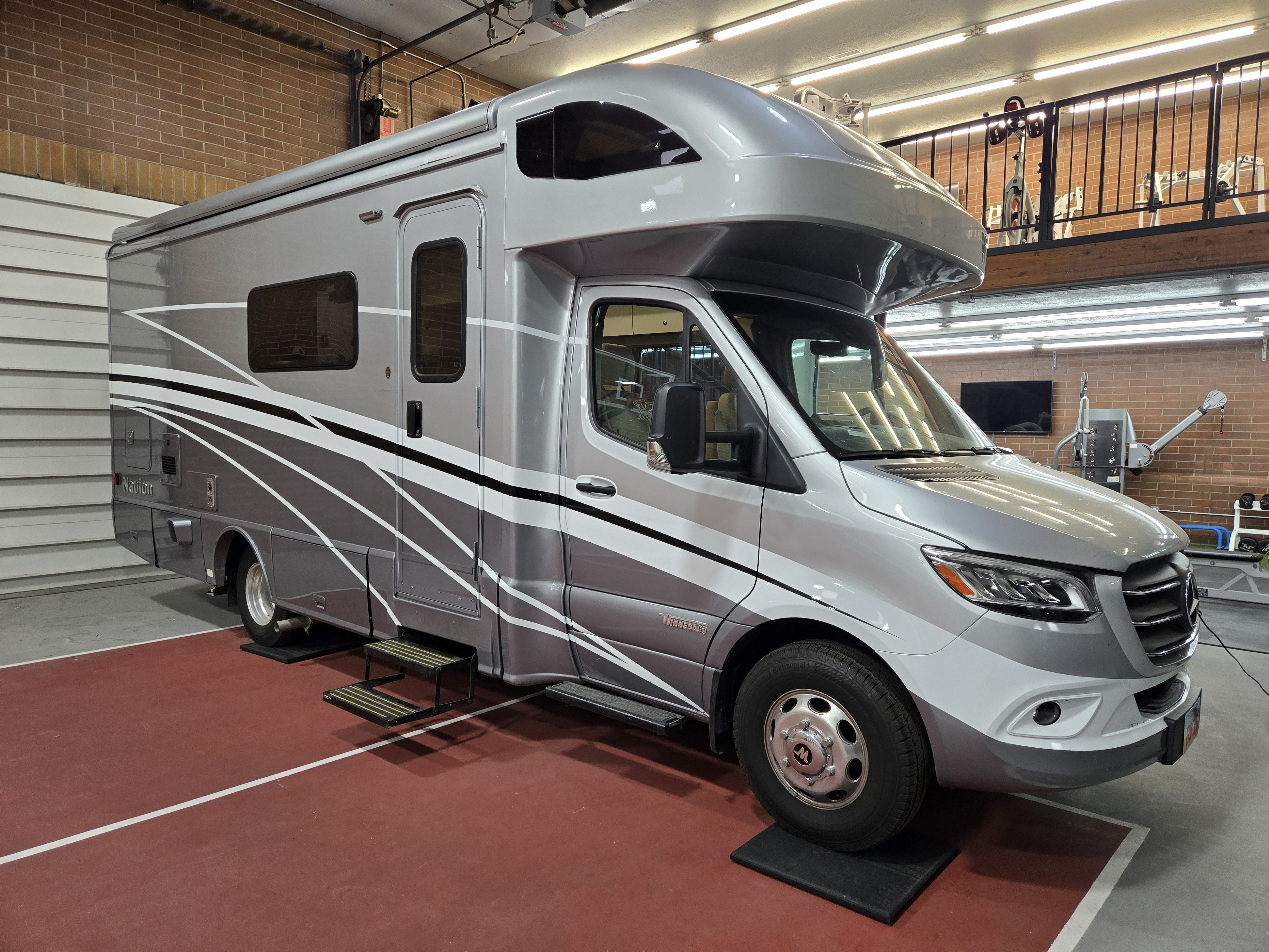2025 Winnebago NAVION 24D RV