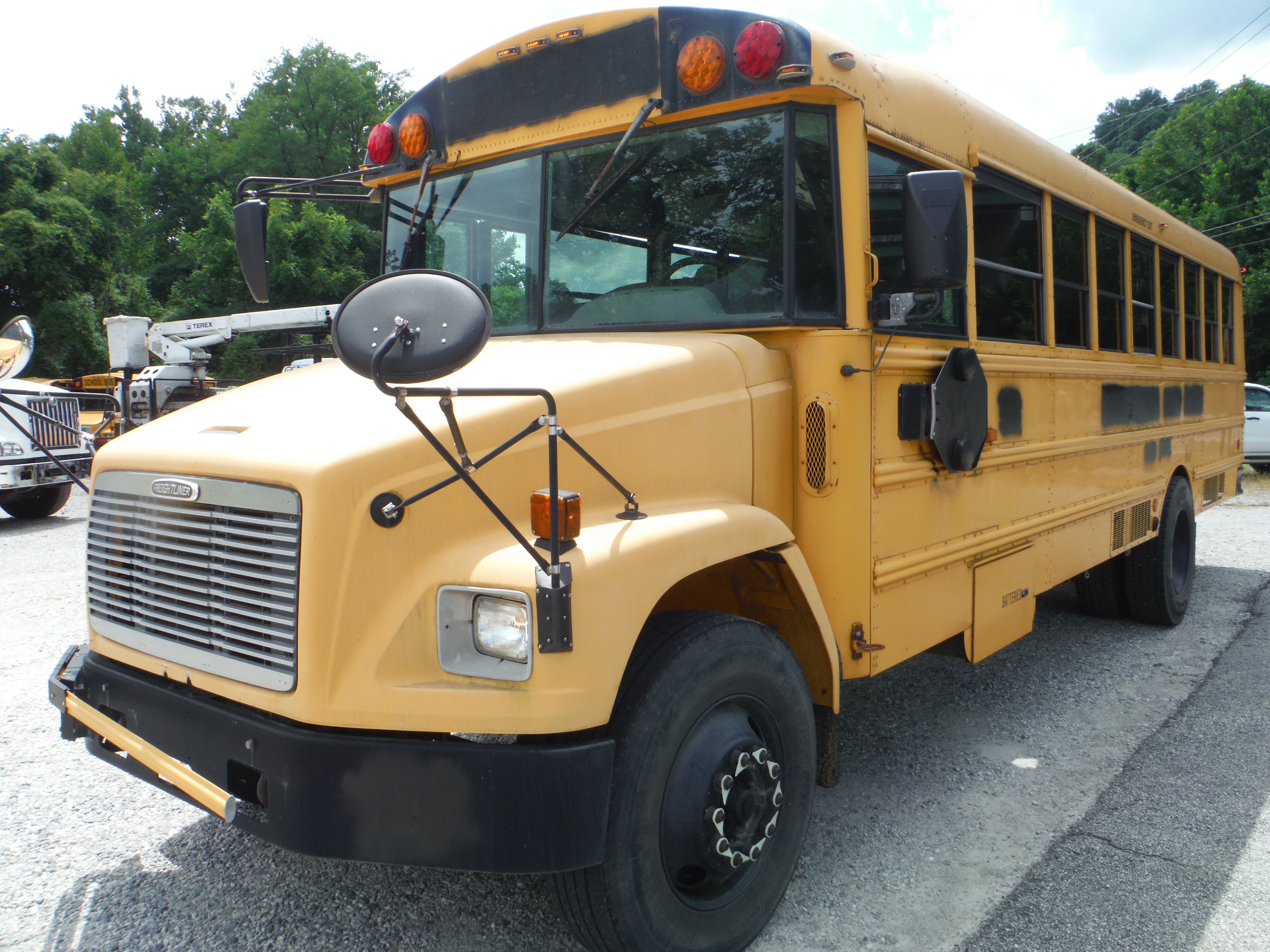 2002 FREIGHTLINER CHASSIS in Charleston, WV