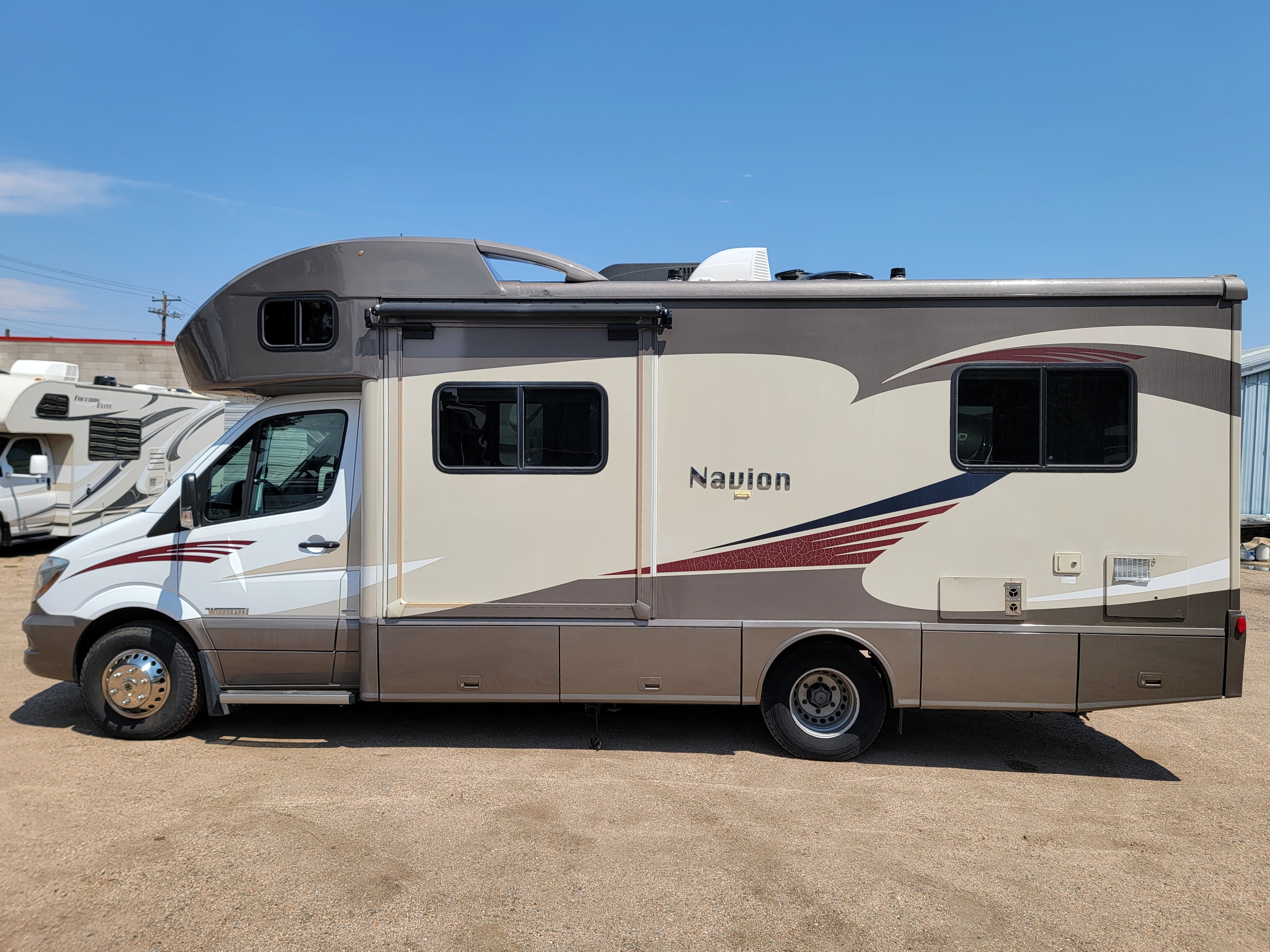 2016 Winnebago ITASCA NAVION 24V RV