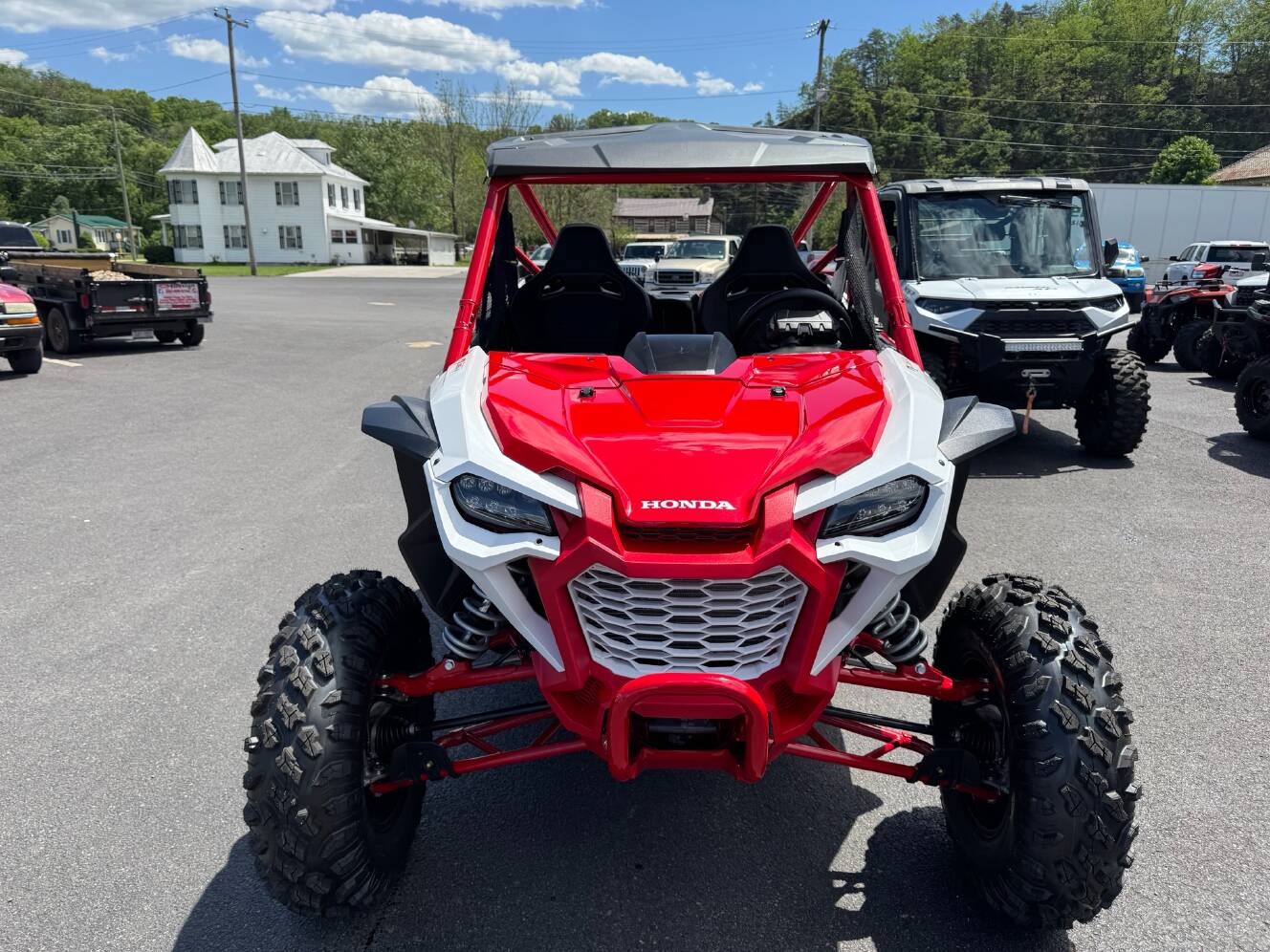 A photo of this 2026 Honda Talon 1000R FOX Live Valve