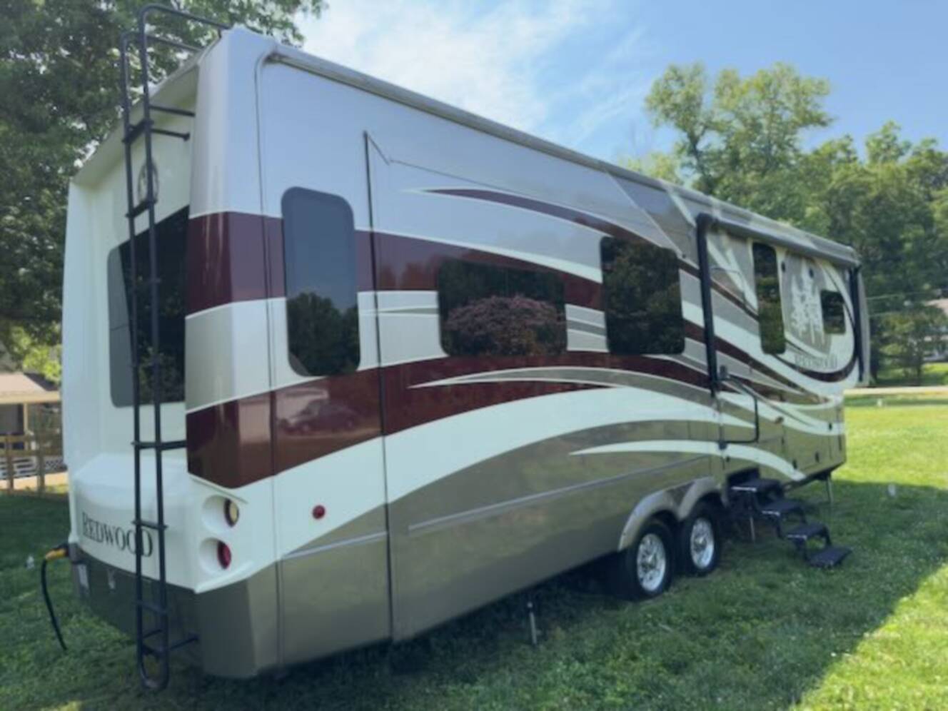 A photo of this 2016 Redwood REDWOOD 31SL
