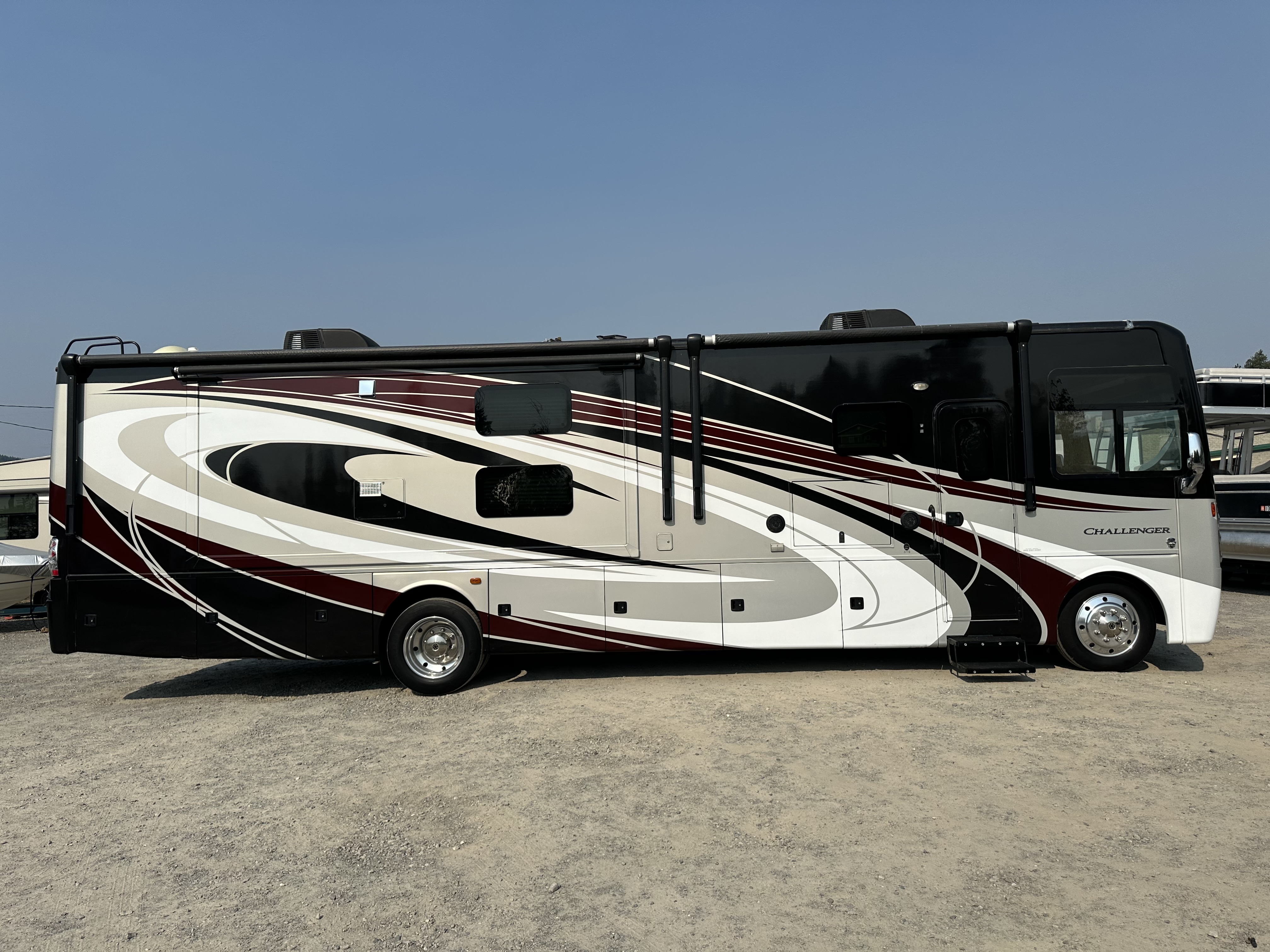 2016 Thor Motor Coach CHALLENGER 37TB BUNKHOUSE RV