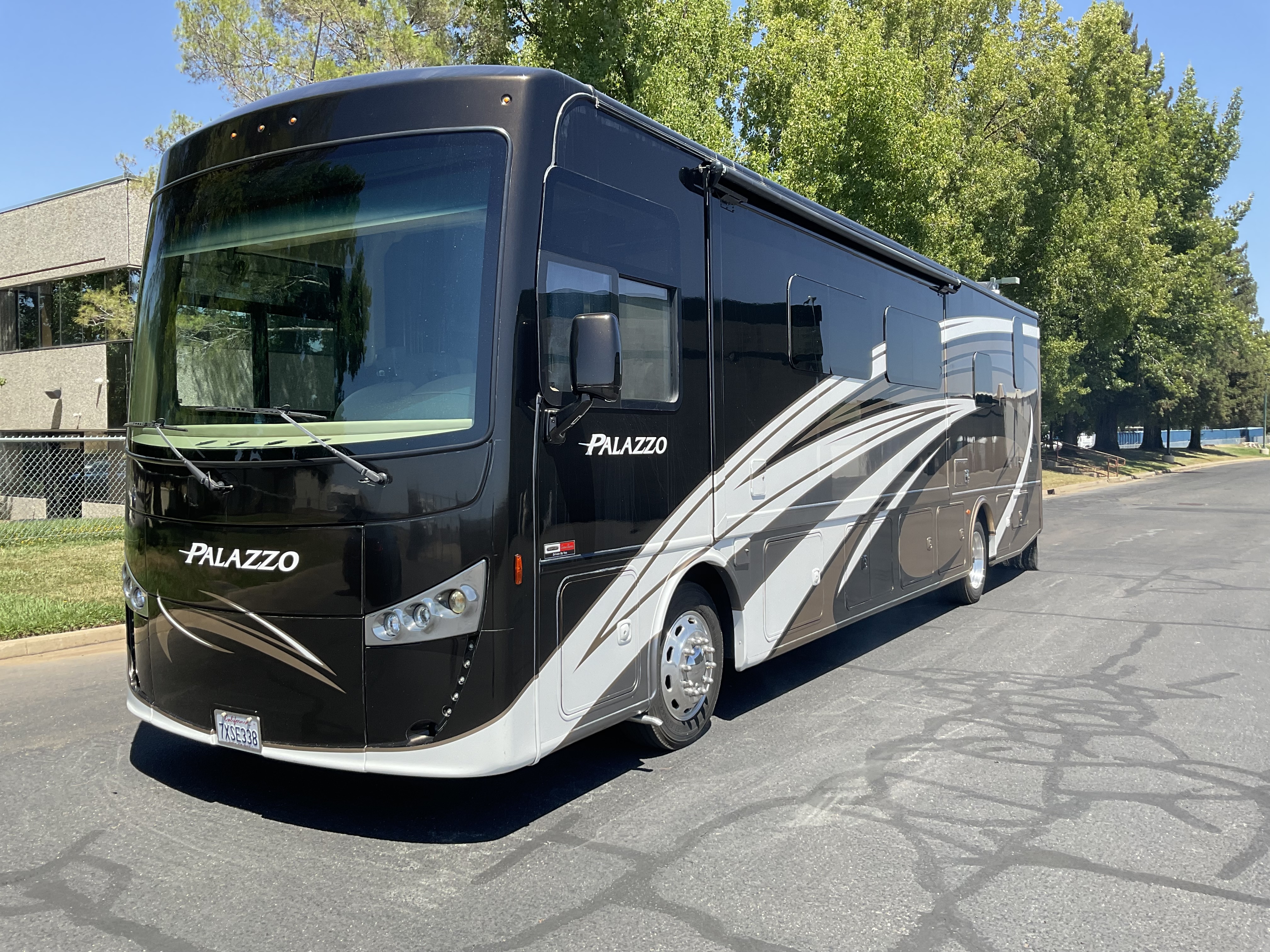 2017 Thor Motor Coach PALAZZO 36 1 in rancho murieta CA