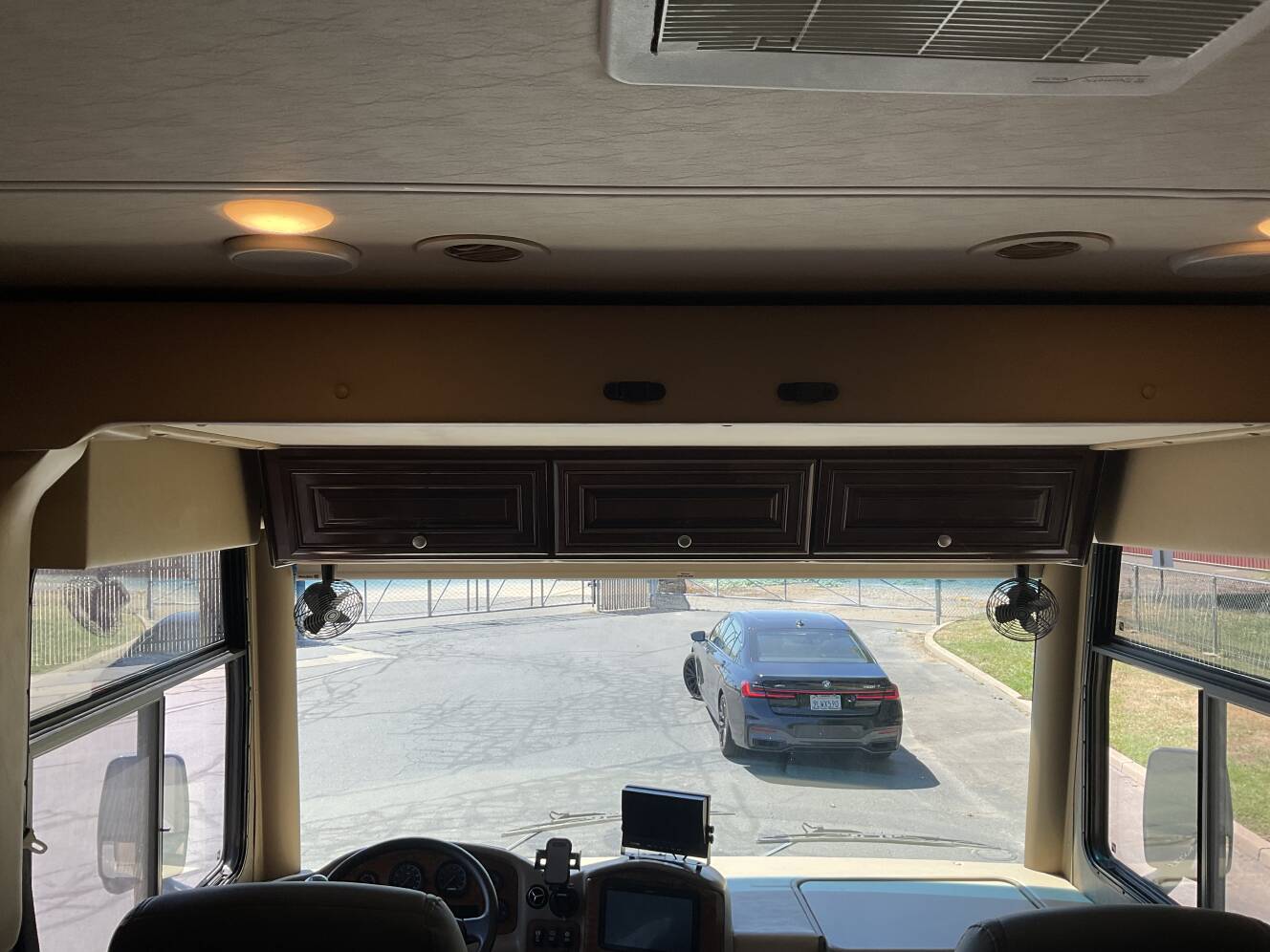 A photo of this 2017 Thor Motor Coach PALAZZO 36 1