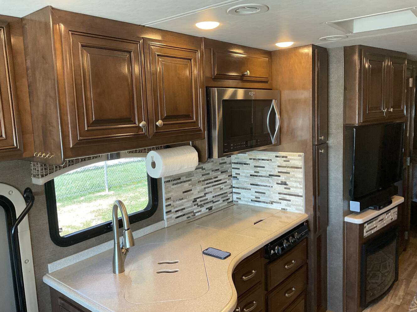 A photo of this 2017 Thor Motor Coach PALAZZO 36 1
