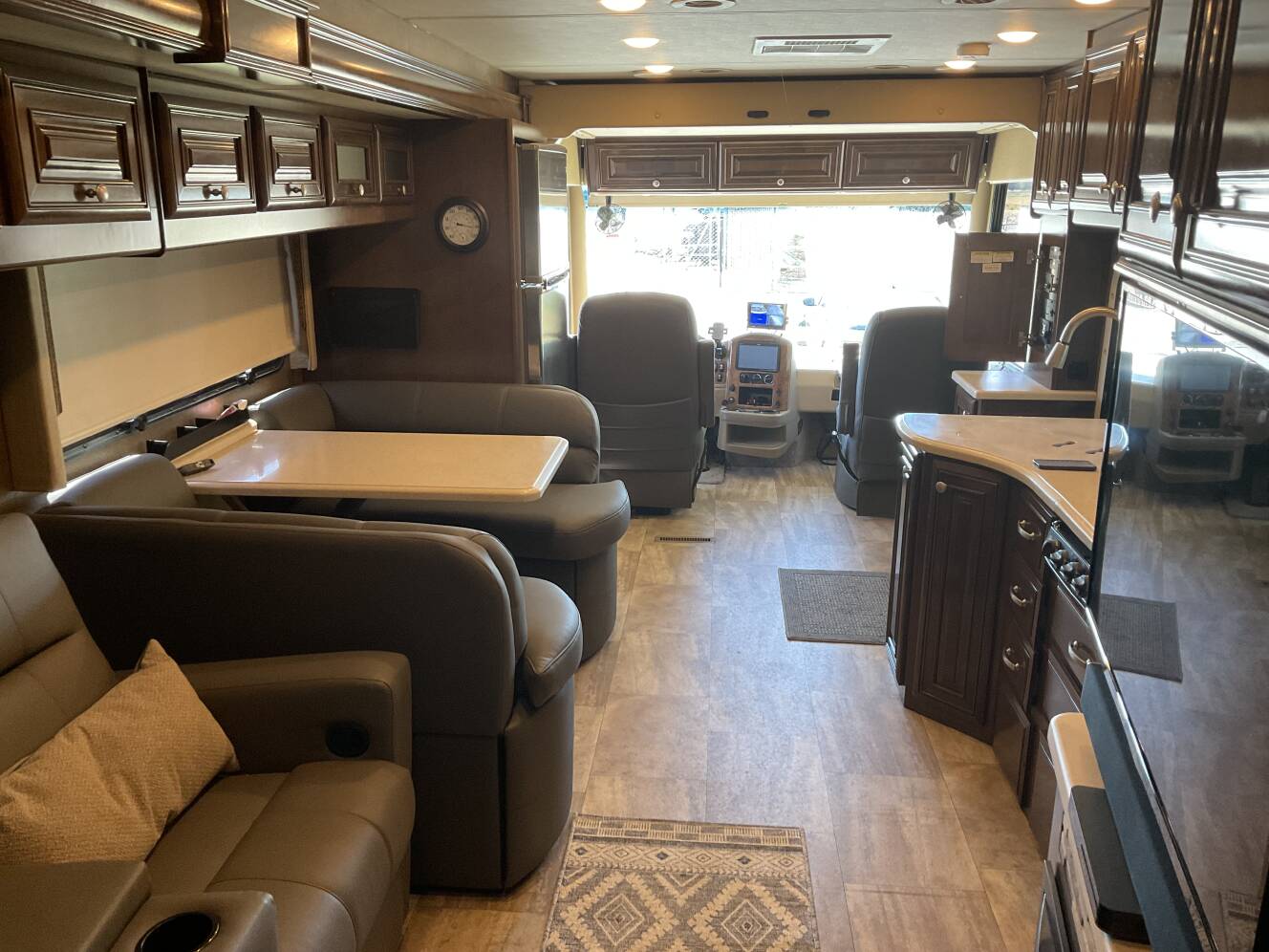 A photo of this 2017 Thor Motor Coach PALAZZO 36 1