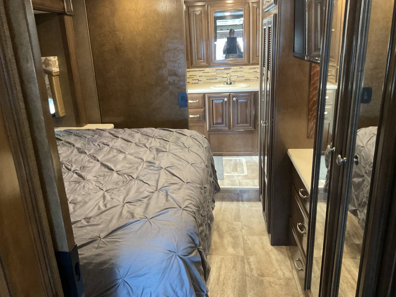 A photo of this 2017 Thor Motor Coach PALAZZO 36 1