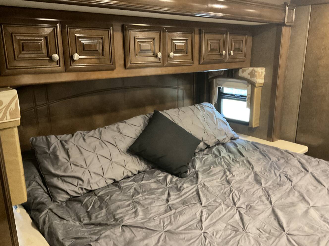 A photo of this 2017 Thor Motor Coach PALAZZO 36 1