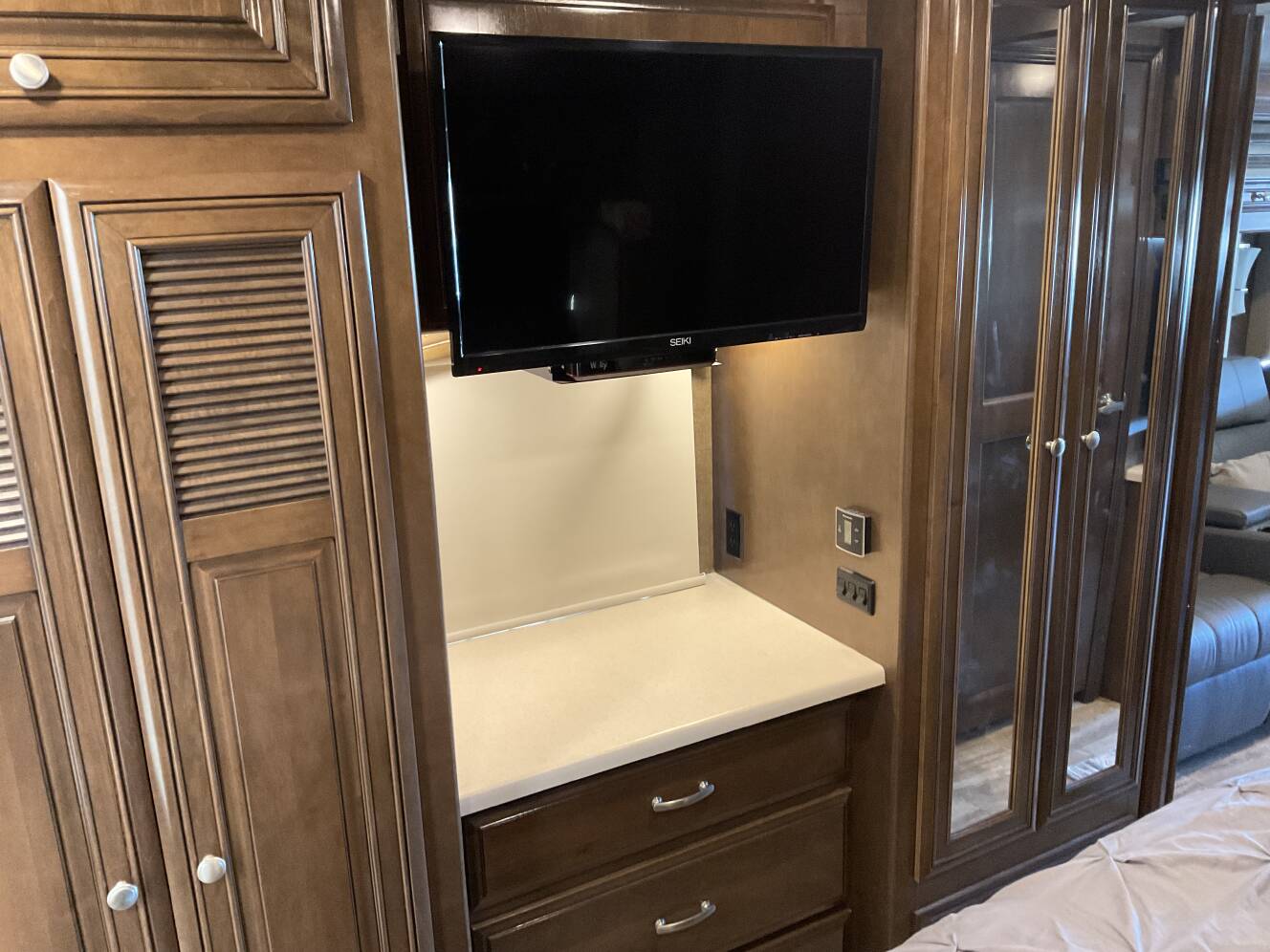 A photo of this 2017 Thor Motor Coach PALAZZO 36 1