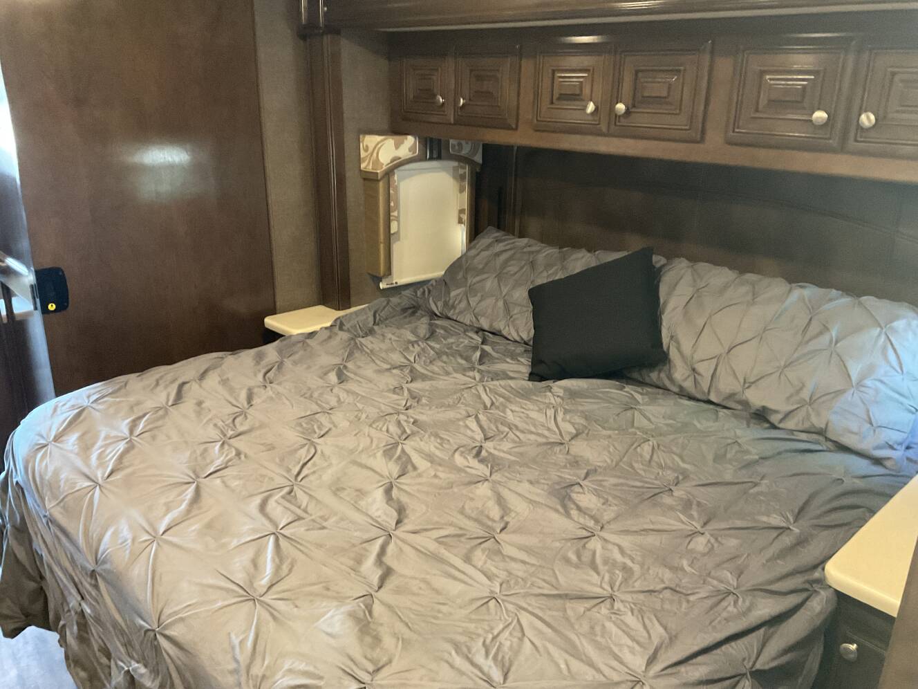 A photo of this 2017 Thor Motor Coach PALAZZO 36 1
