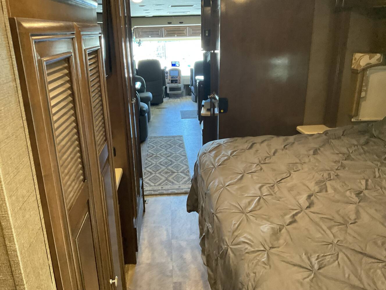 A photo of this 2017 Thor Motor Coach PALAZZO 36 1