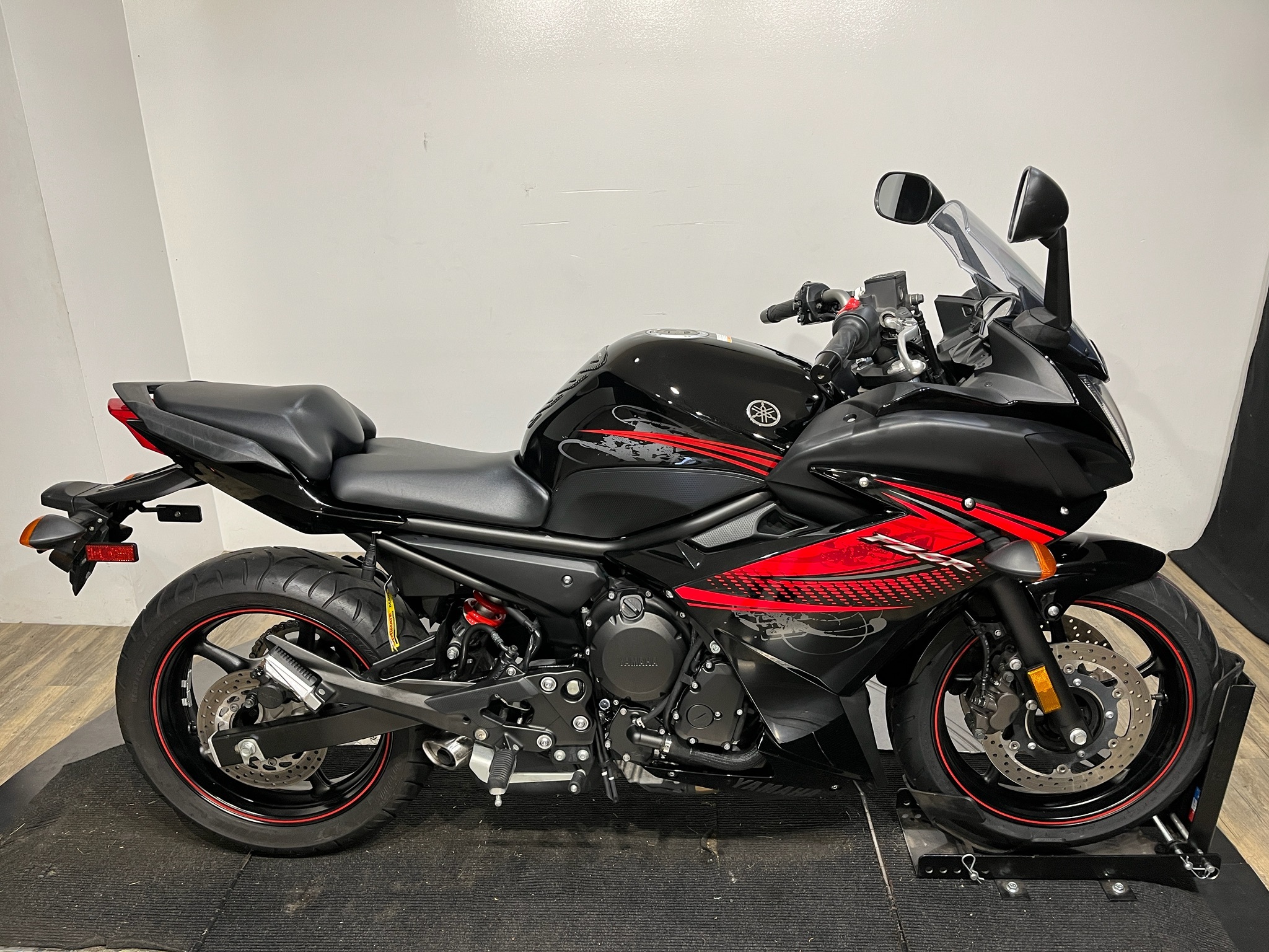 2012 Yamaha FZ6R R in Wauconda, IL