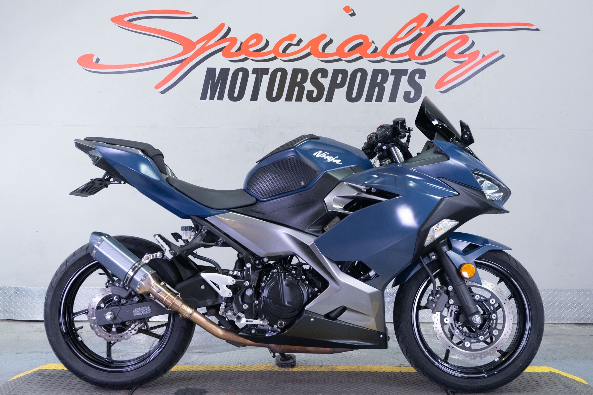 2022 Kawasaki Ninja 400 BASE in Sacramento, CA