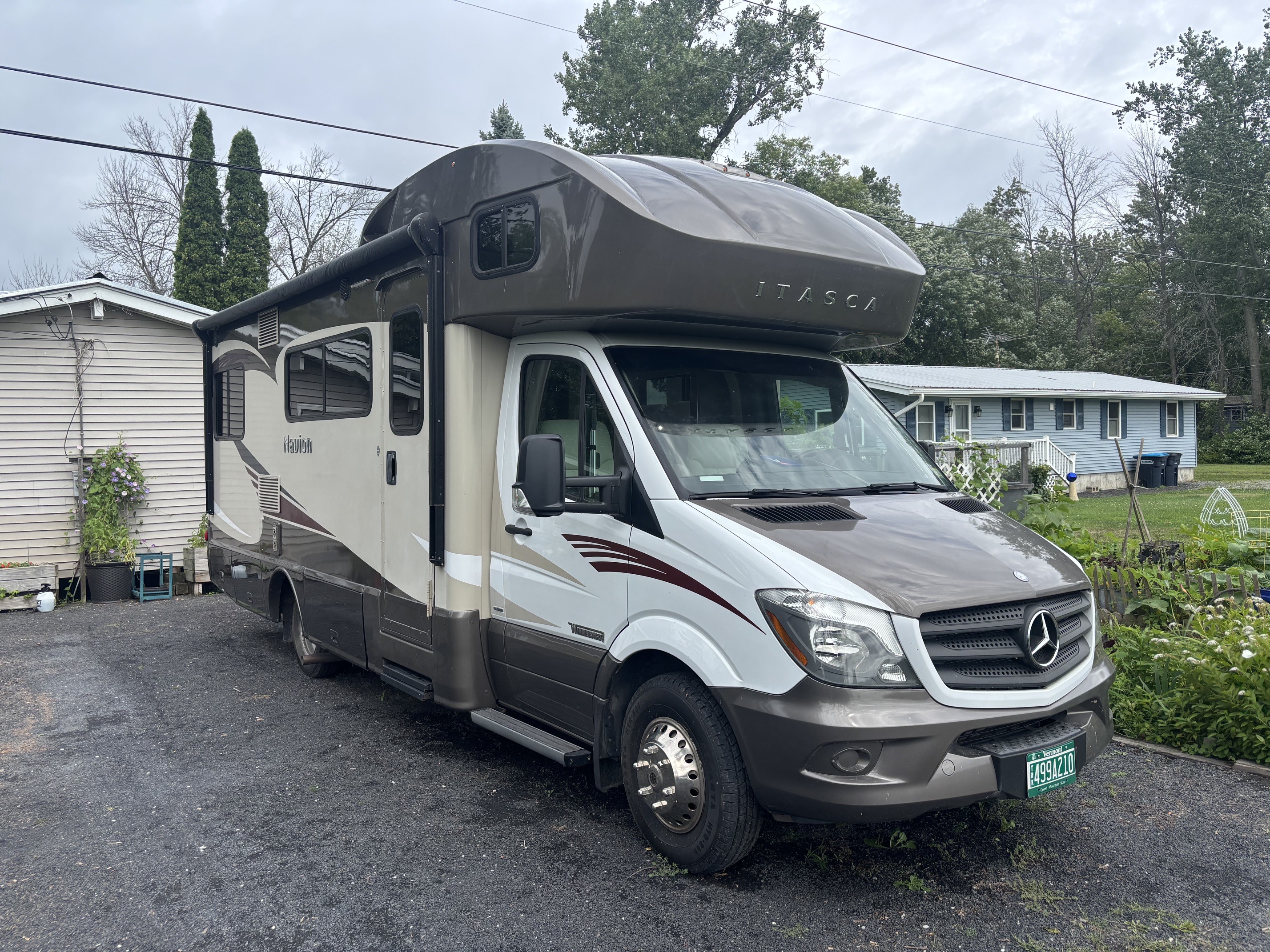 2016 Winnebago ITASCA NAVION 24G in north hero VT