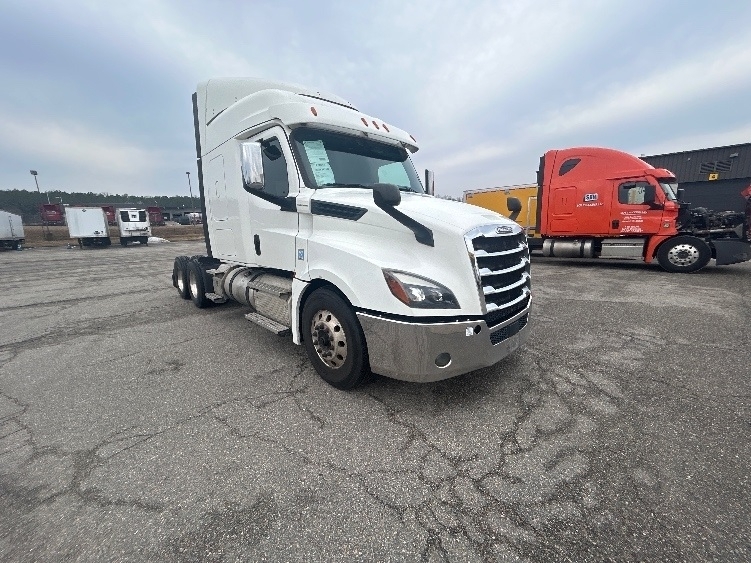 2020 FREIGHTLINER CASCADIA 126 in Virginia Beach, VA