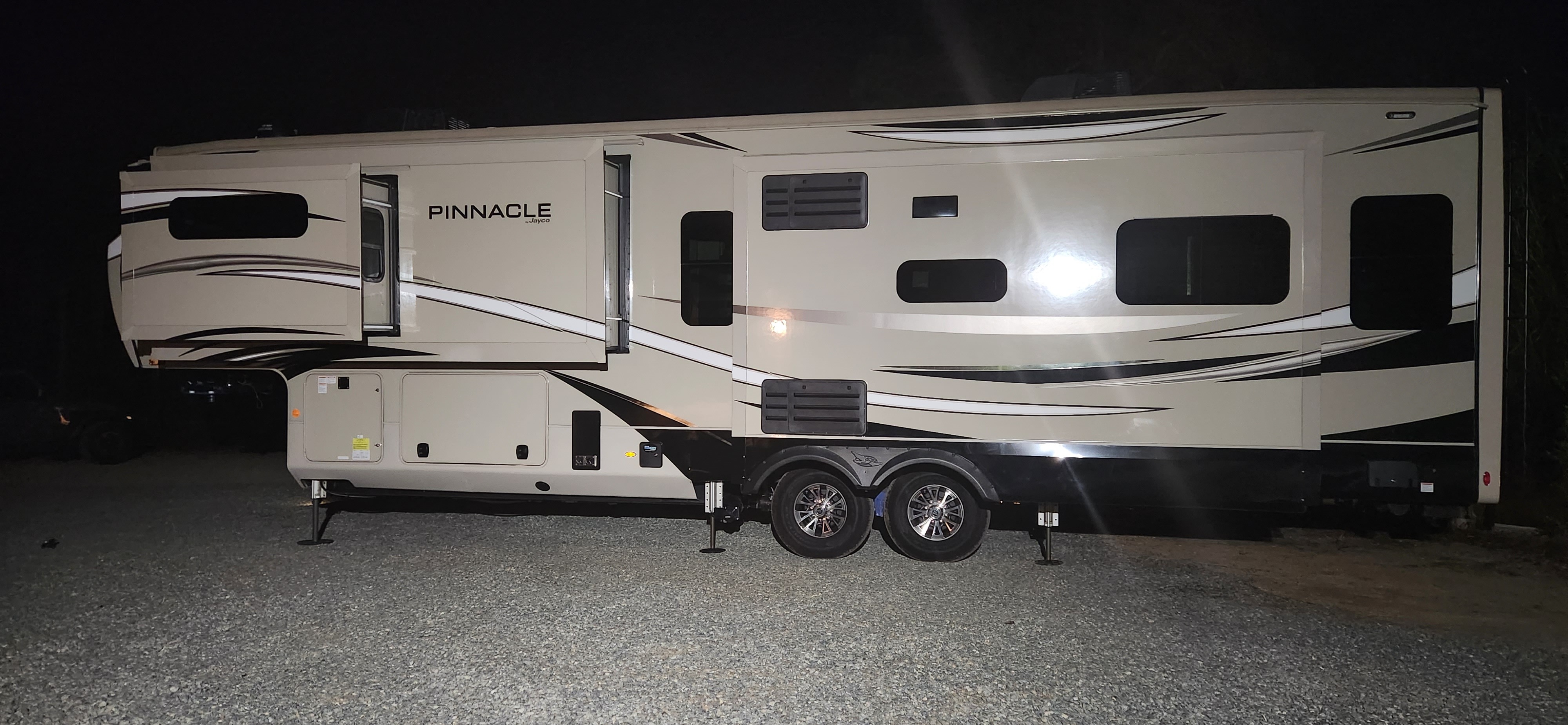2022 Jayco PINNACLE 36SSWS in fallbrook CA