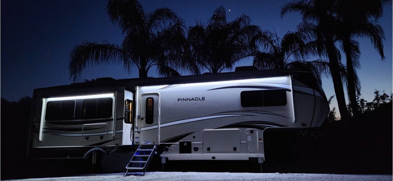 A photo of this 2022 Jayco PINNACLE 36SSWS