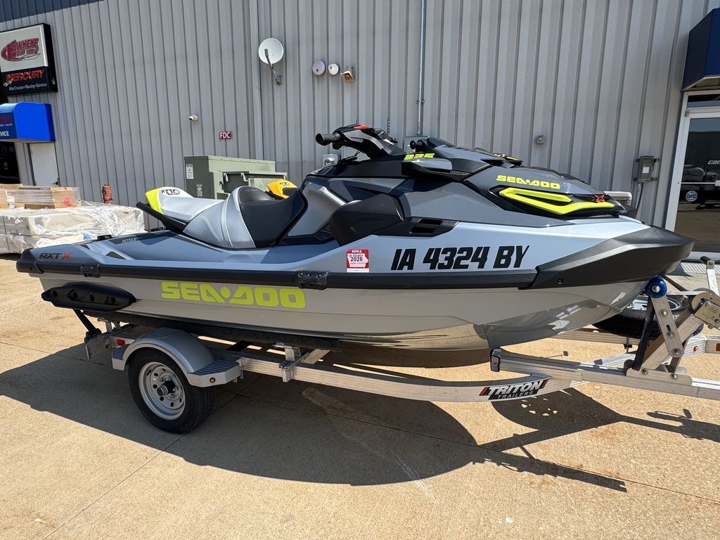2025 Sea-Doo RXT-X 325 Ice Metal / Manta Green in dubuque IA