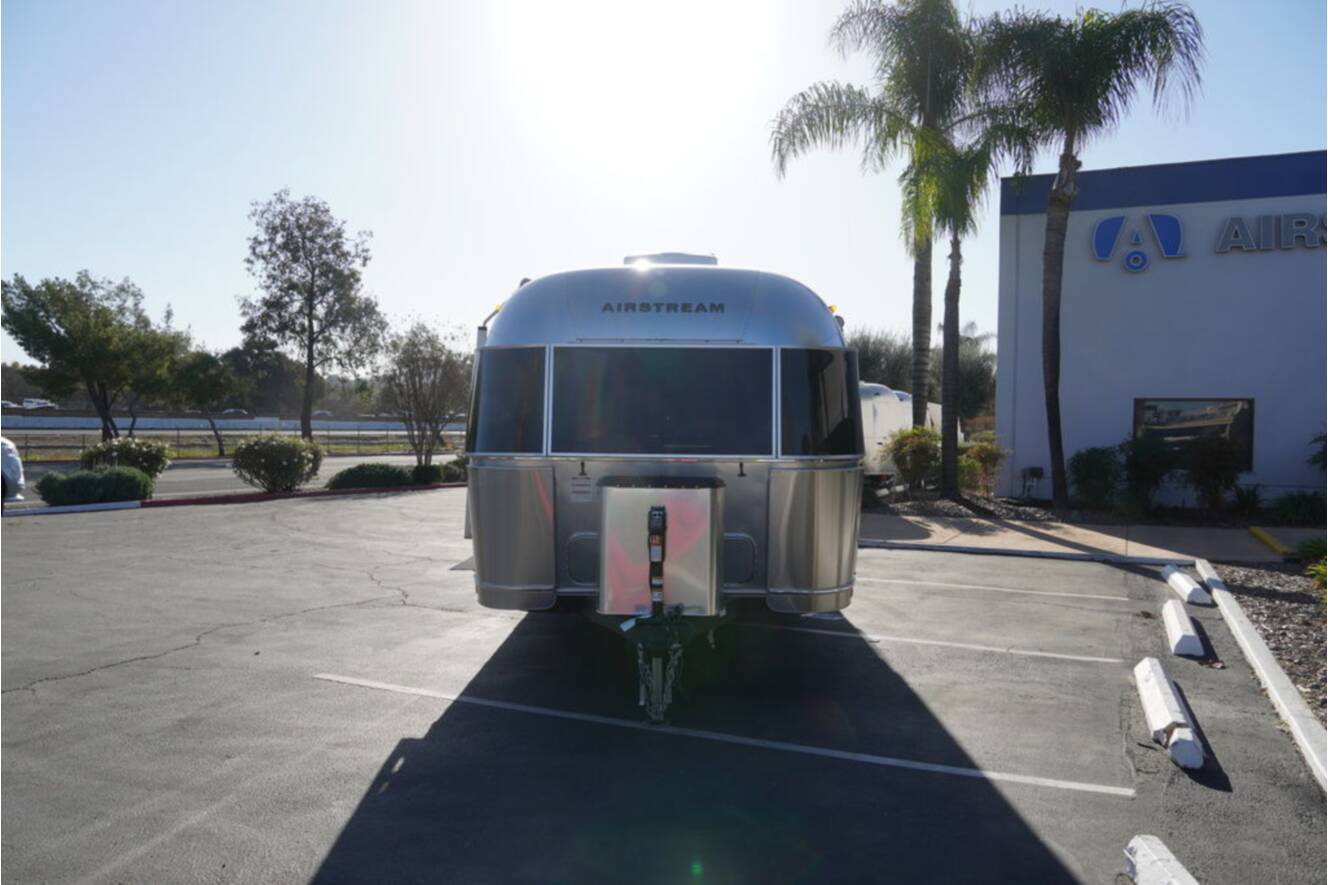 A photo of this 2026 Airstream International 25FBT Hatch