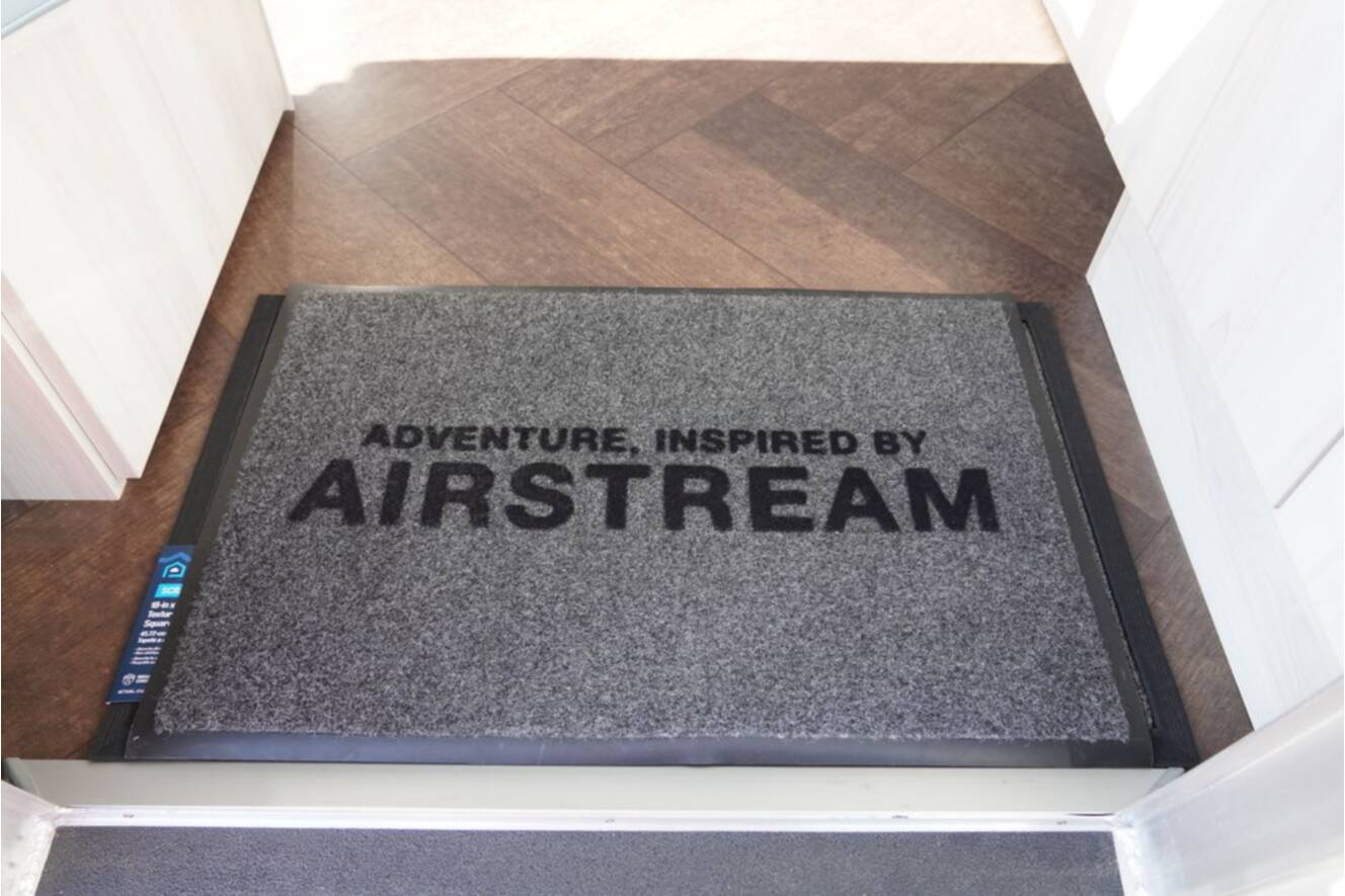 A photo of this 2026 Airstream International 25FBT Hatch