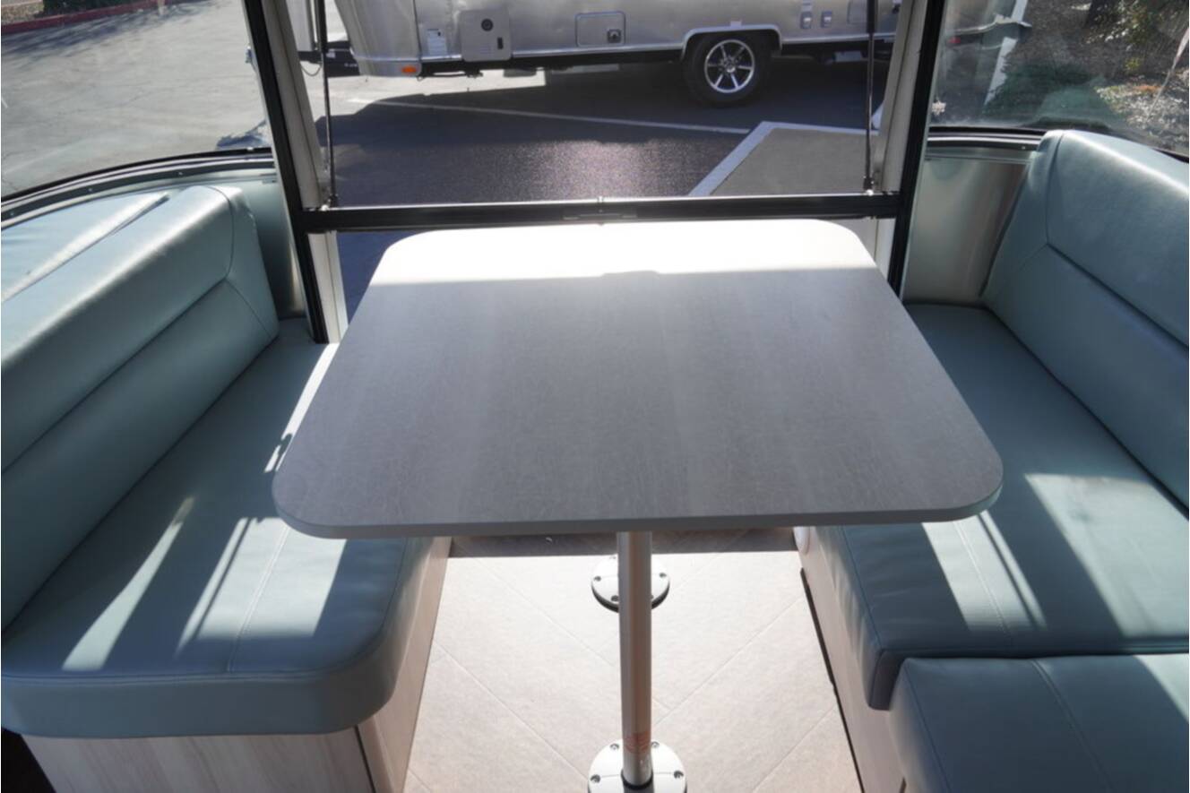 A photo of this 2026 Airstream International 25FBT Hatch