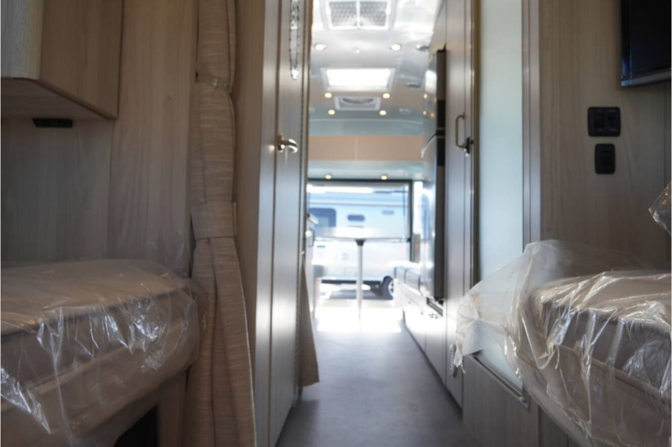 A photo of this 2026 Airstream International 25FBT Hatch