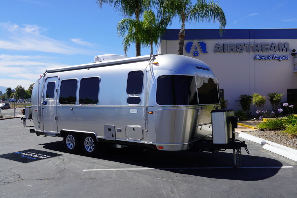 2026 Airstream Flying Cloud 23FBT 23FB TWIN in temecula CA