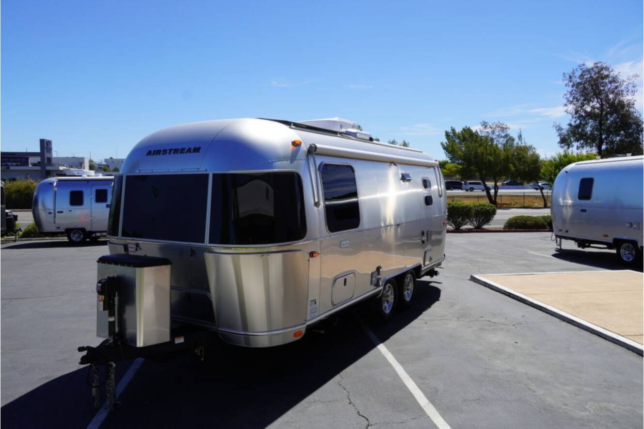 A photo of this 2026 Airstream Flying Cloud 23FBT