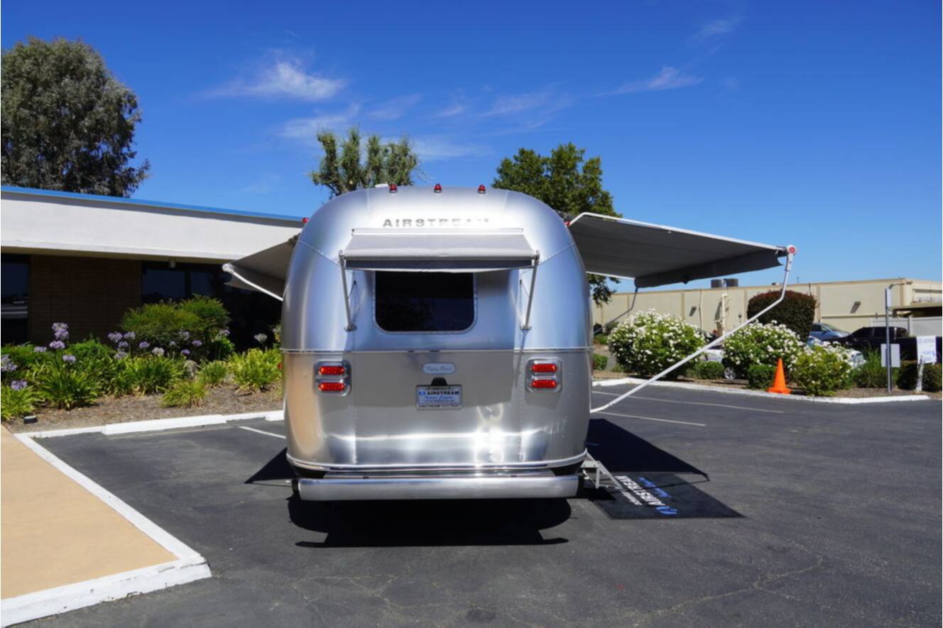 A photo of this 2026 Airstream Flying Cloud 23FBT