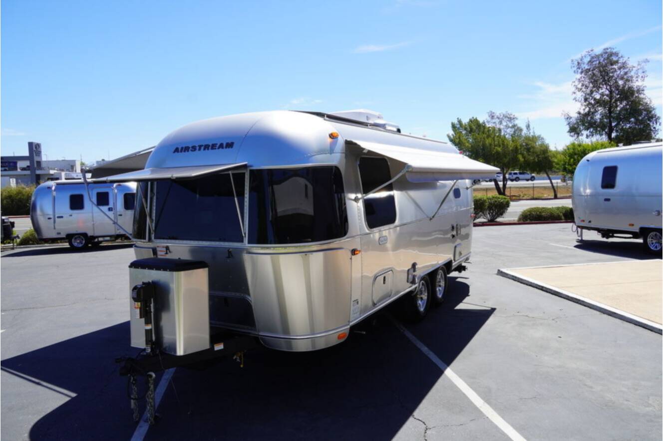 A photo of this 2026 Airstream Flying Cloud 23FBT