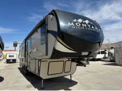 2018 Keystone MONTANA HIGH COUNTRY 305RL