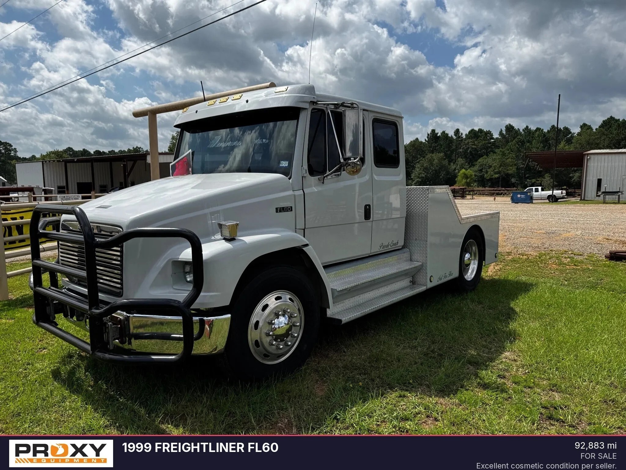 1999 FREIGHTLINER FL60 in Tyler, TX