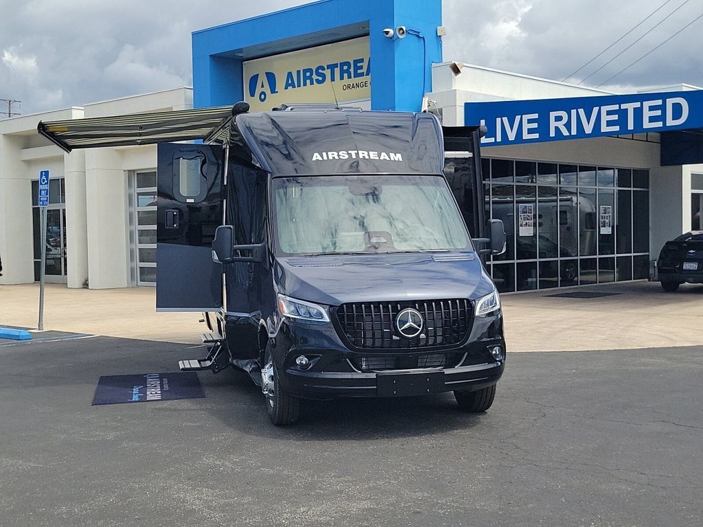 2026 Airstream Atlas Tommy Bahama in midway city CA