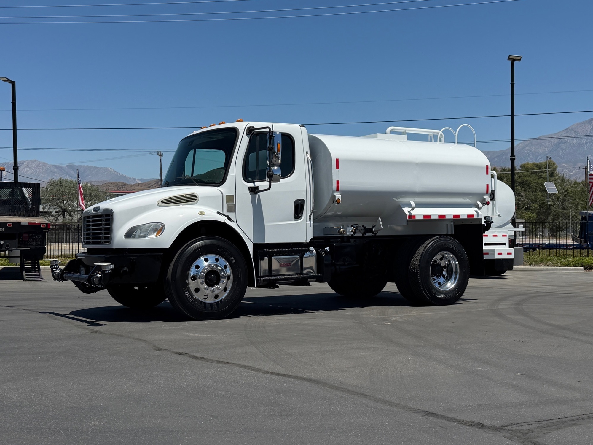 2019 FREIGHTLINER BUSINESS CLASS M2 106 in Yucaipa, CA
