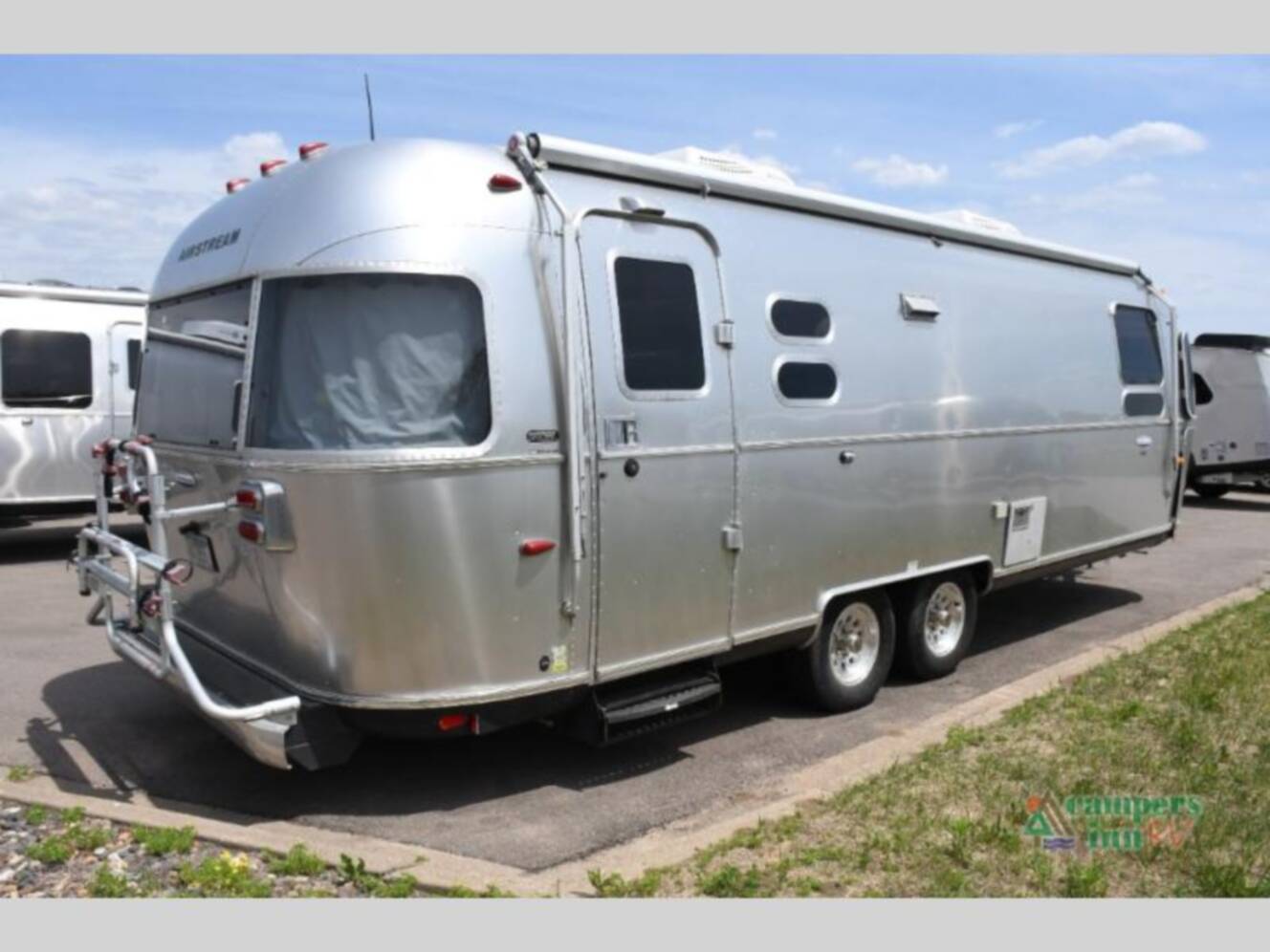 A photo of this 2014 Airstream International Signature 27FB