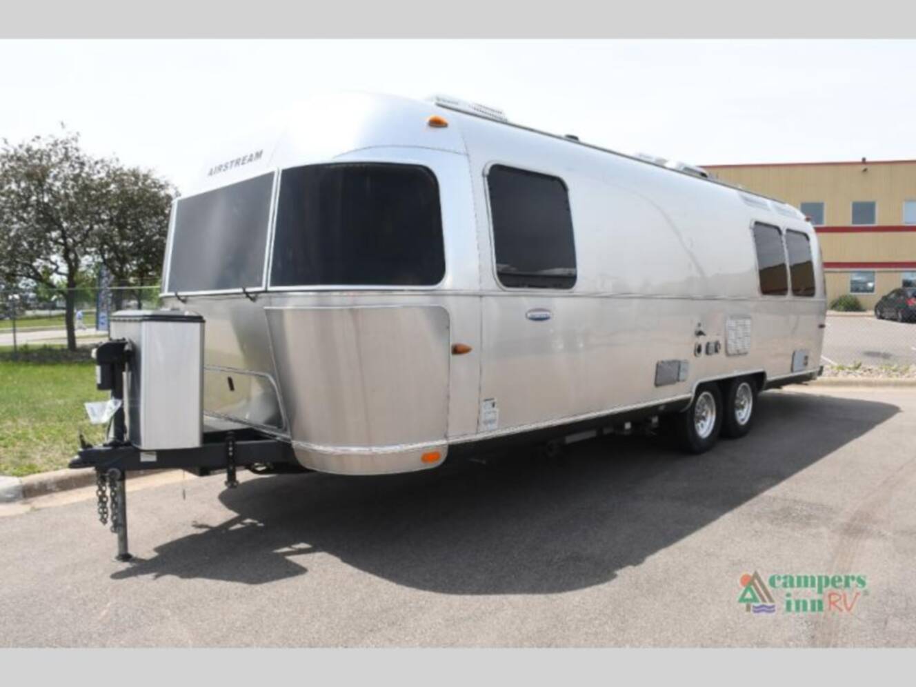 A photo of this 2014 Airstream International Signature 27FB