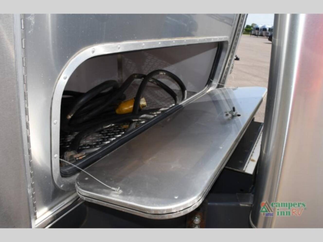 A photo of this 2014 Airstream International Signature 27FB