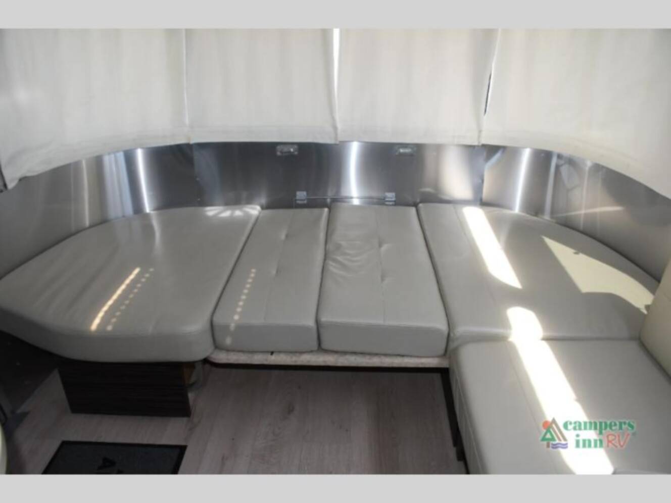 A photo of this 2014 Airstream International Signature 27FB