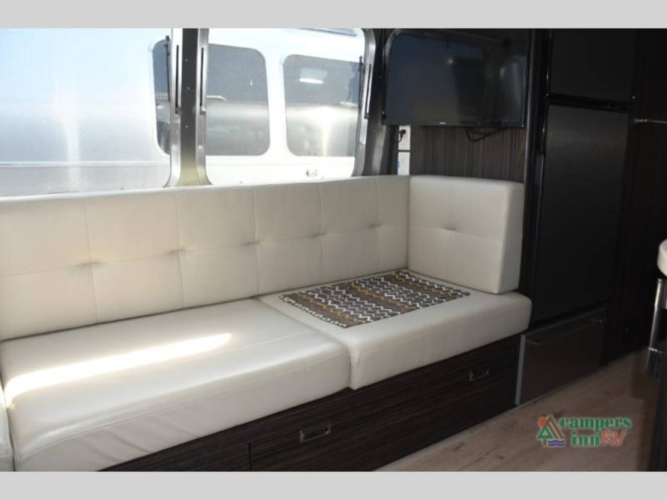 A photo of this 2014 Airstream International Signature 27FB